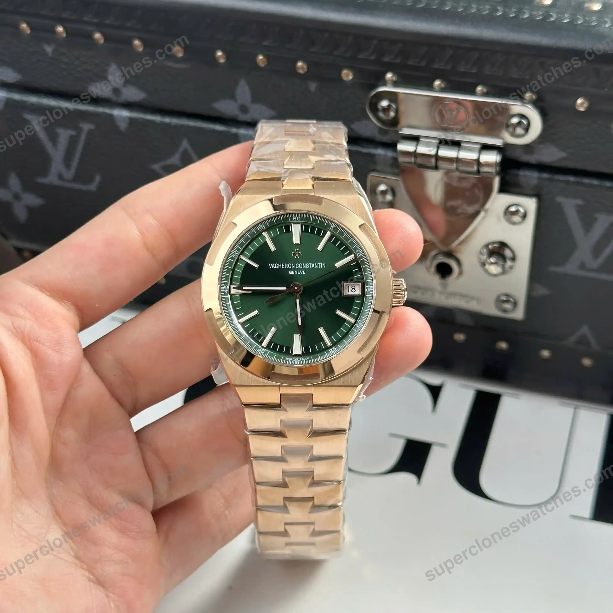 Super-Clone-Vacheron-Constantin-Overseas-4520V210R-B967-41mm-2