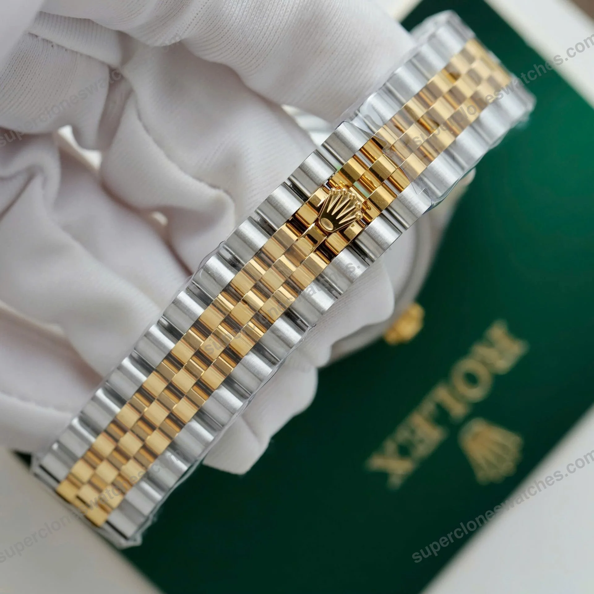 Super-Clone-Rolex-Datejust-Olive-Green-Roman-Diamond-Dial-126233-0025-36-mm-10