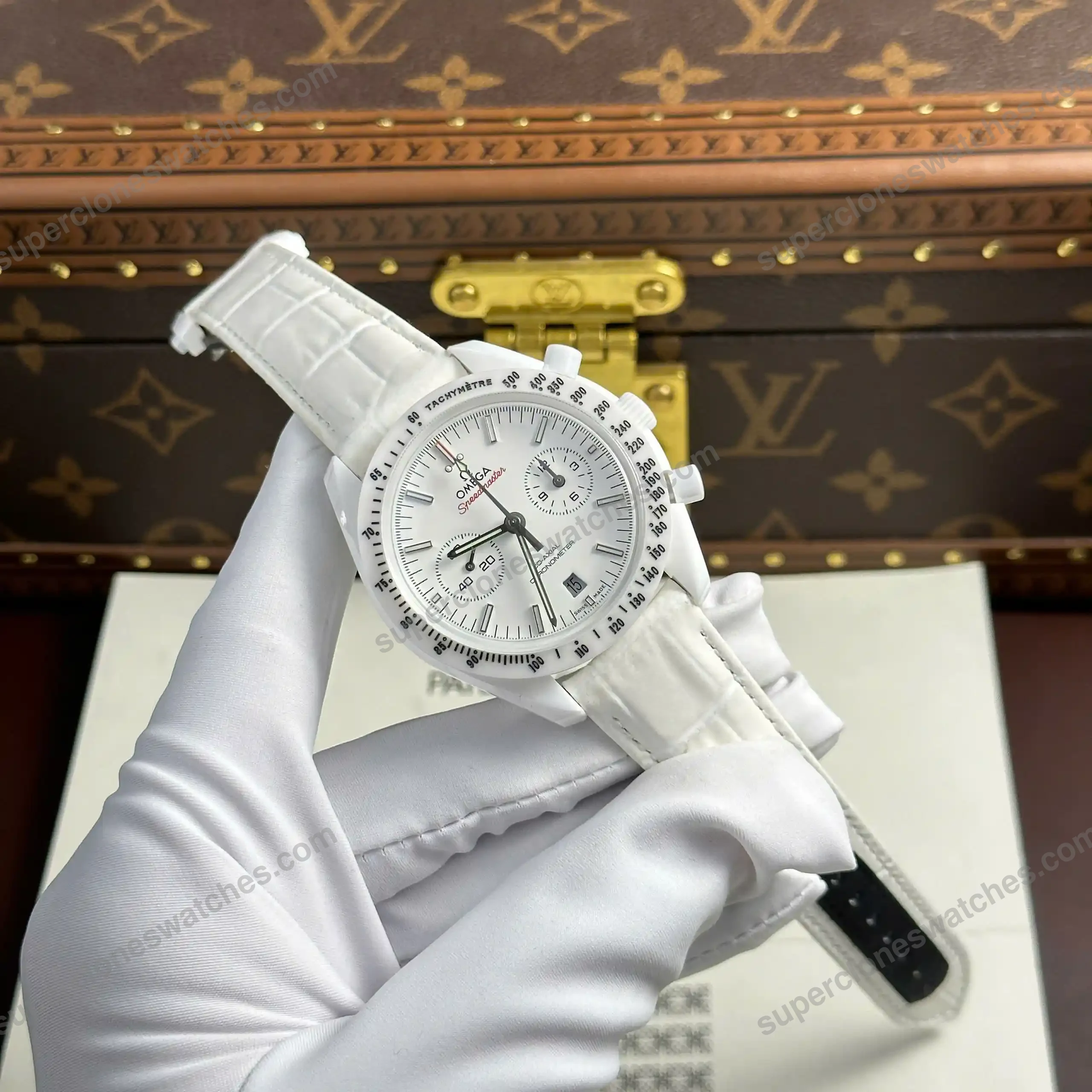 Super-Clone-Omega-Speedmaster-Dark-Side-of-The-Moon-White-Side-of-the-Moon-311.9-4