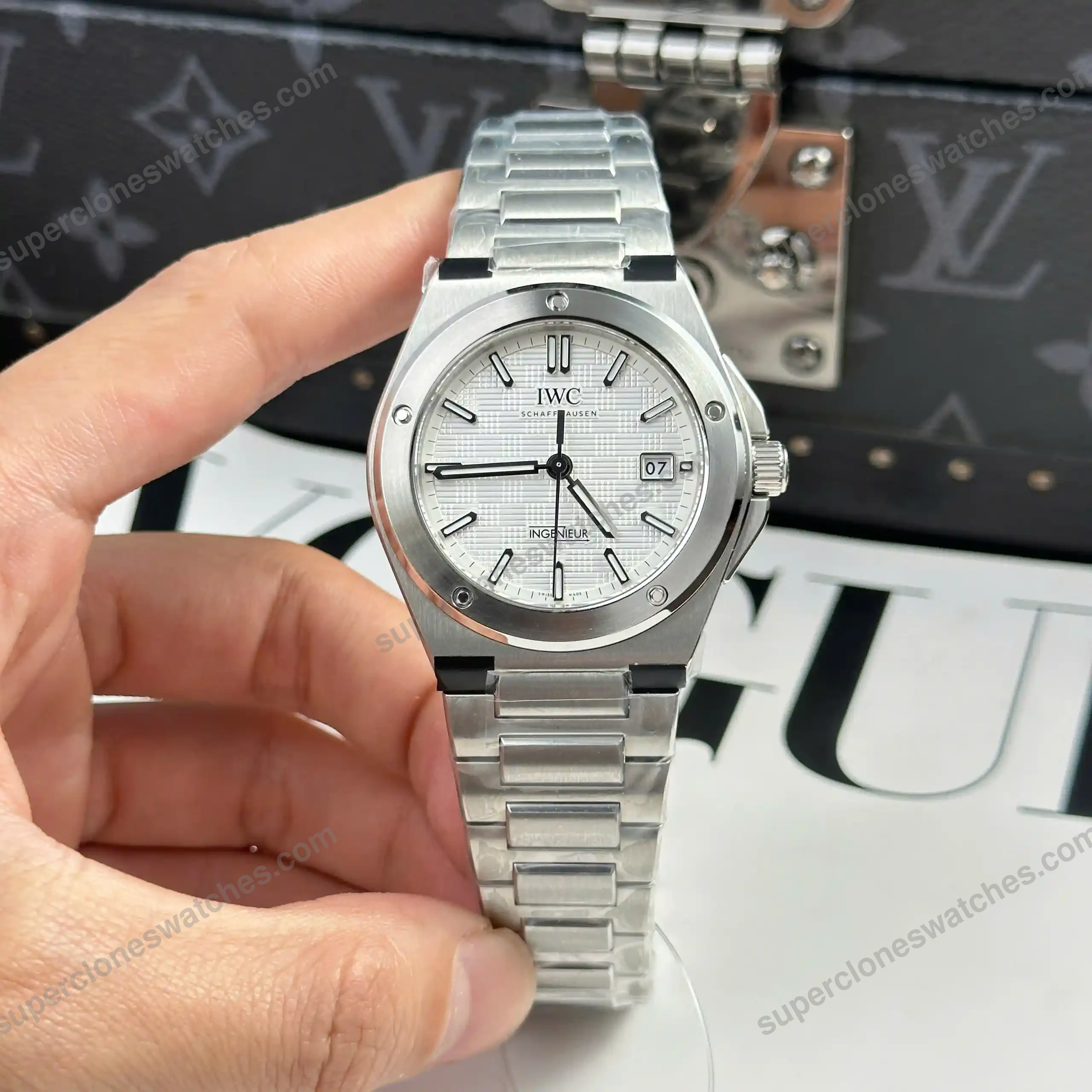 Super-Clone-IWC-Ingenieur-Automatic-IW328902-40mm-4