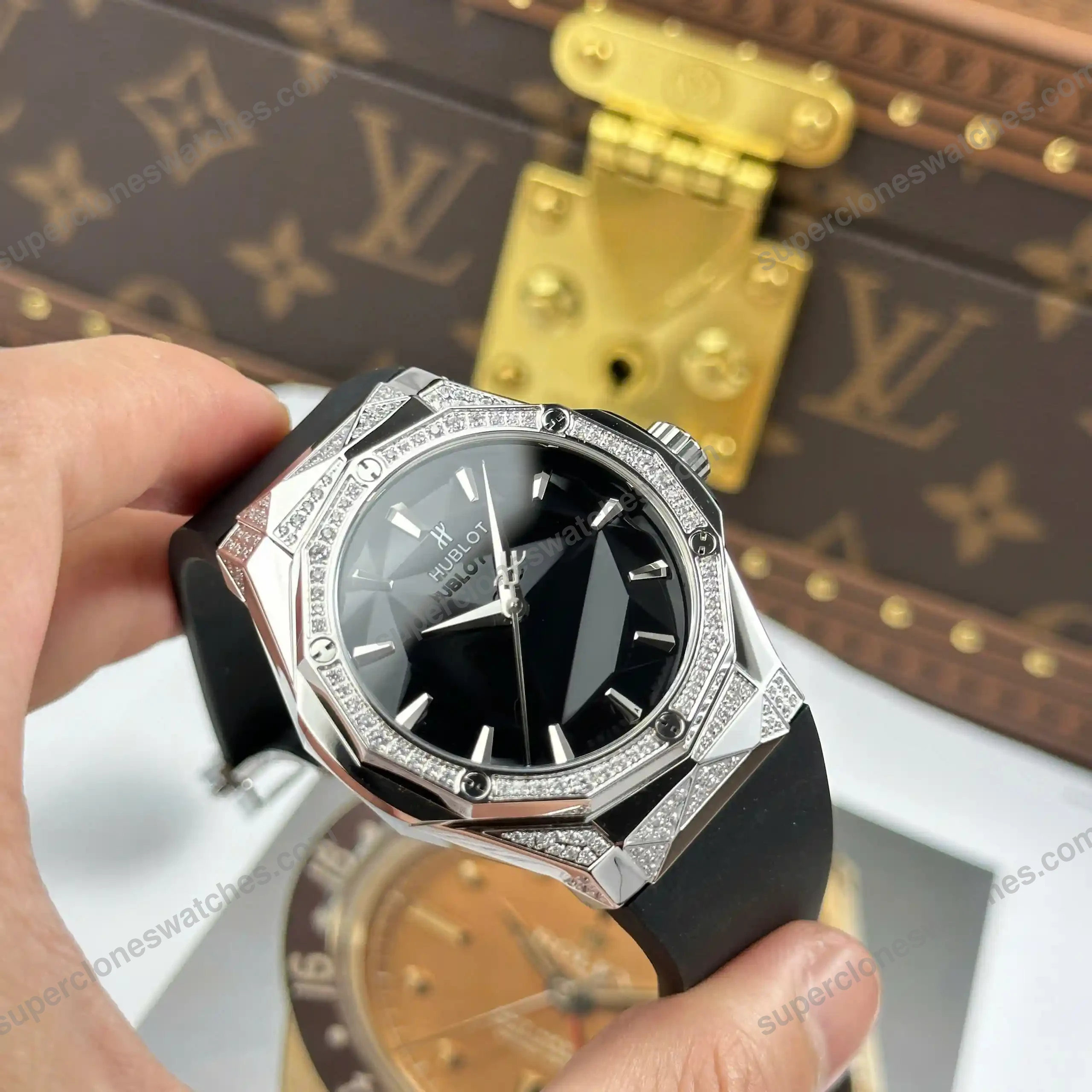 Super-Clone-Hublot-Classic-Fusion-Orlinski-Alternative-Pave-40mm-4