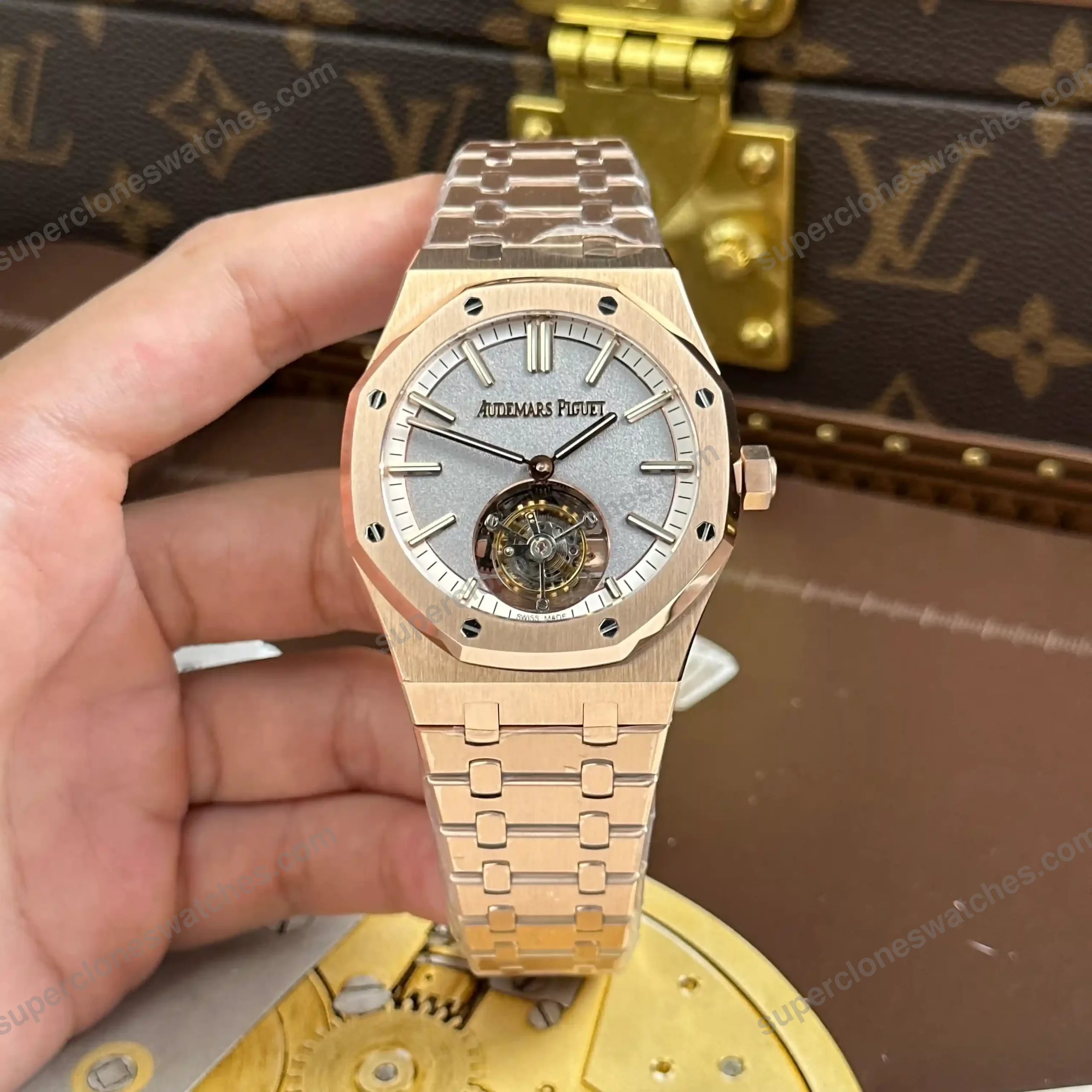 Super-Clone-Audemars-Piguet-Royal-Oak-Selfwinding-Flying-Tourbillon-26730OR.OO_.1-2
