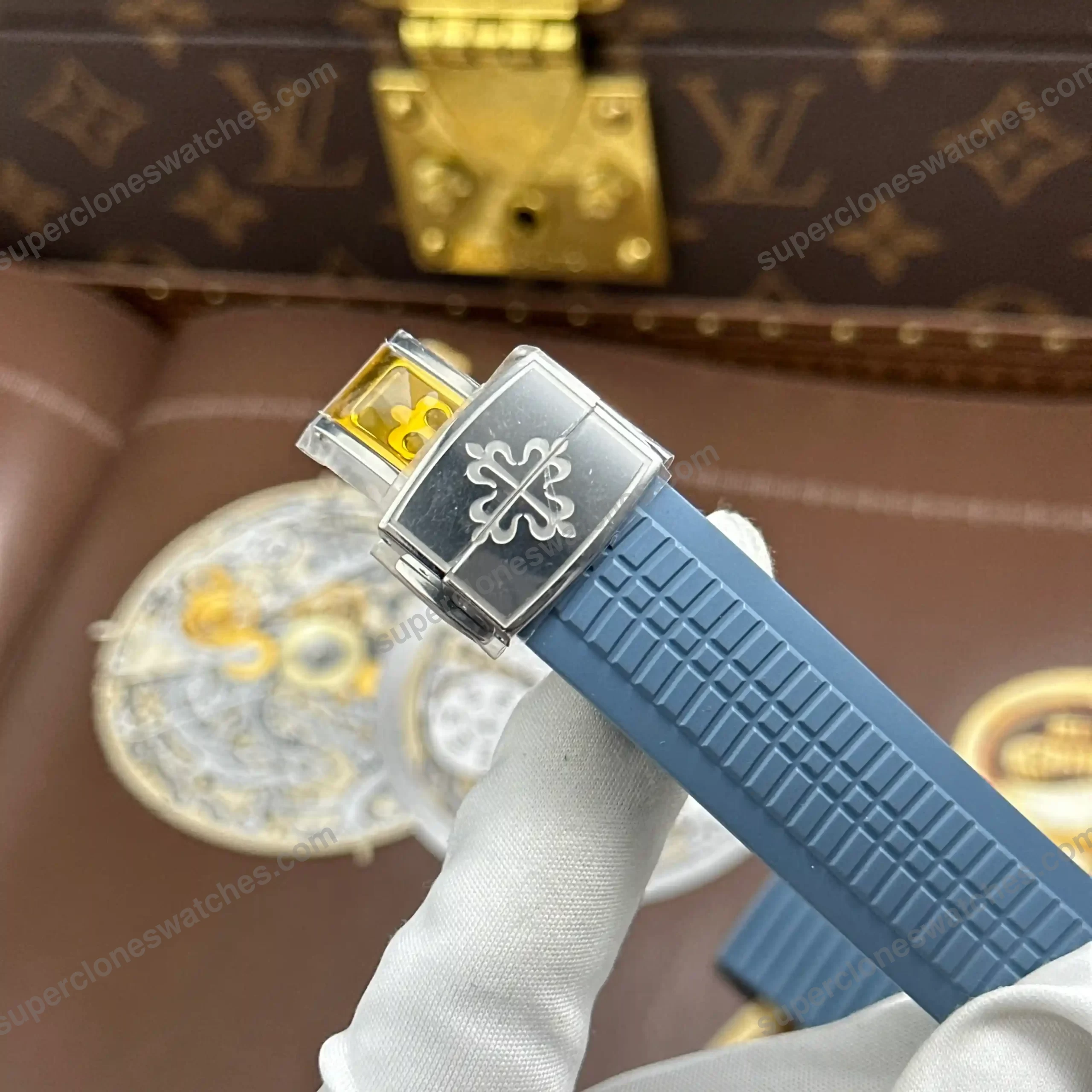 Super-Clone-Patek-Philippe-Aquanaut-5164G-001-Brand-New-8