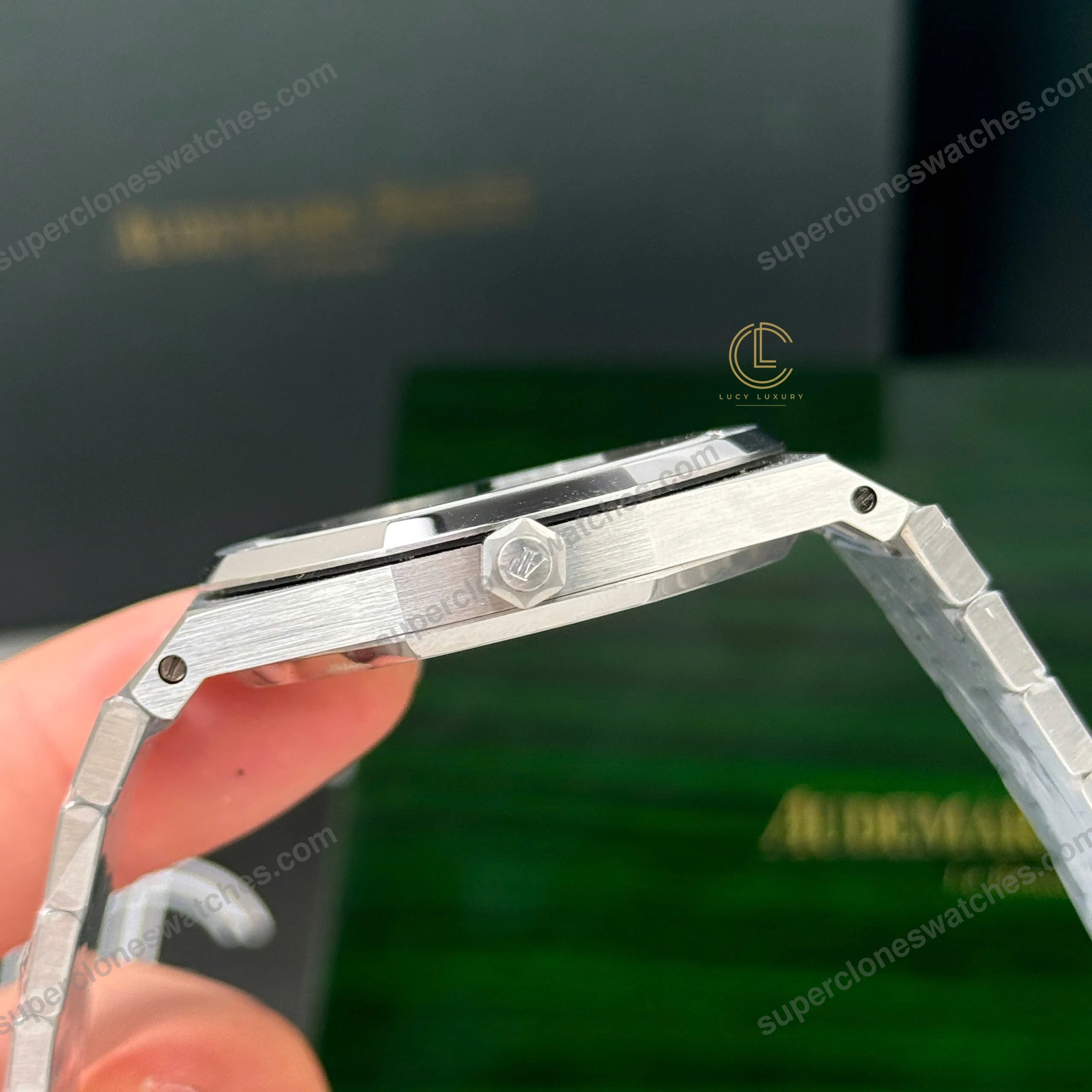 Super-Clone-Audemars-Piguet-Royal-Oak-Jumbo-Extra-Thin-15202BC.OO_.1240BC.01-39mm-6