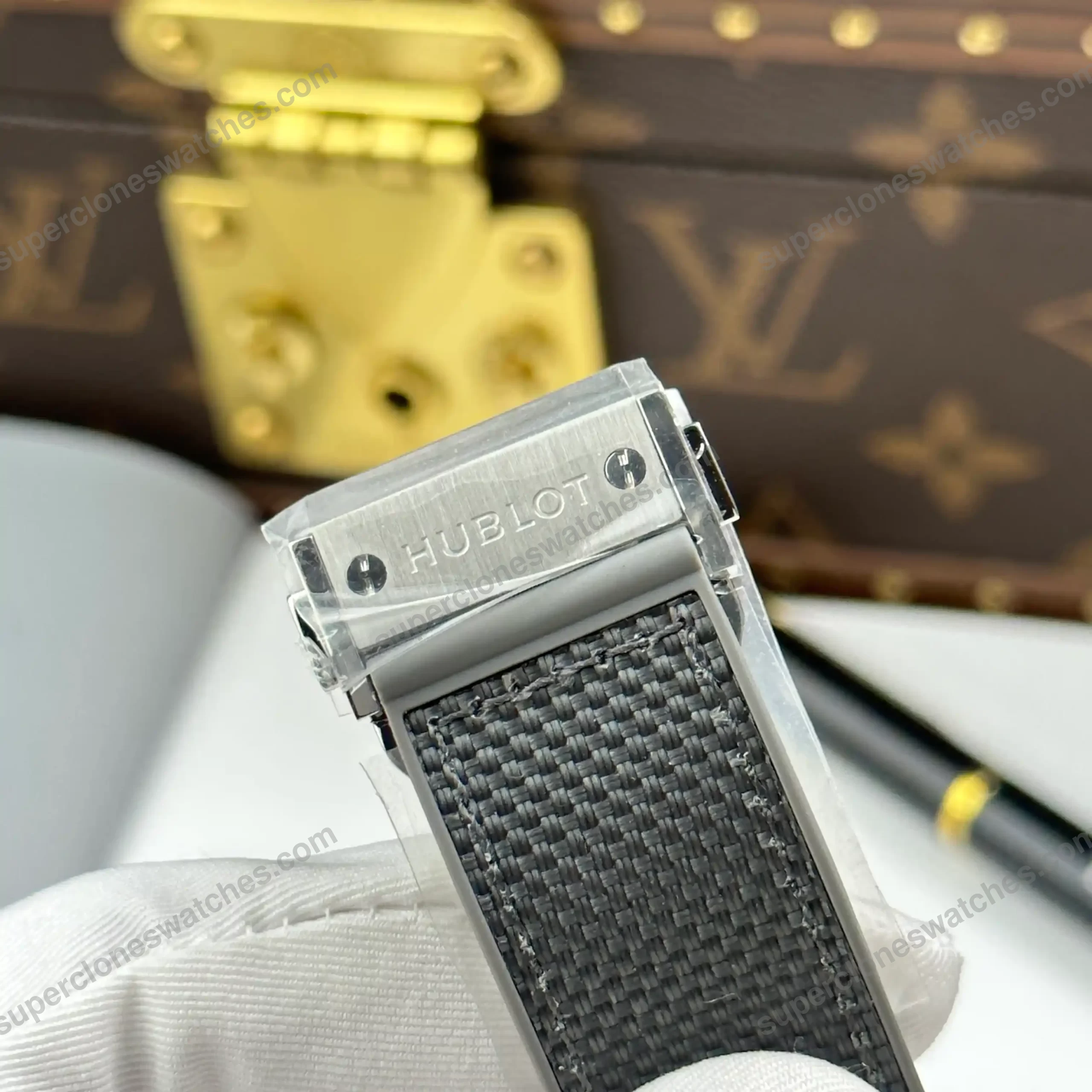 Super-Clone-Hublot-Classic-Fusion-Essential-Grey-42mm-Titanium-4