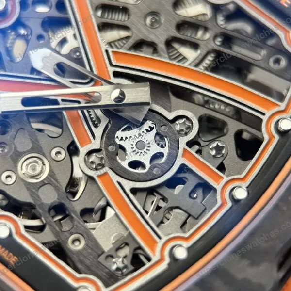 Dong-ho-Richard-Mille-RM67-02-Rep-11-vo-carbon-sieu-nhe-day-vai-nato-mau-cam-38.7x47-9-600x600-1
