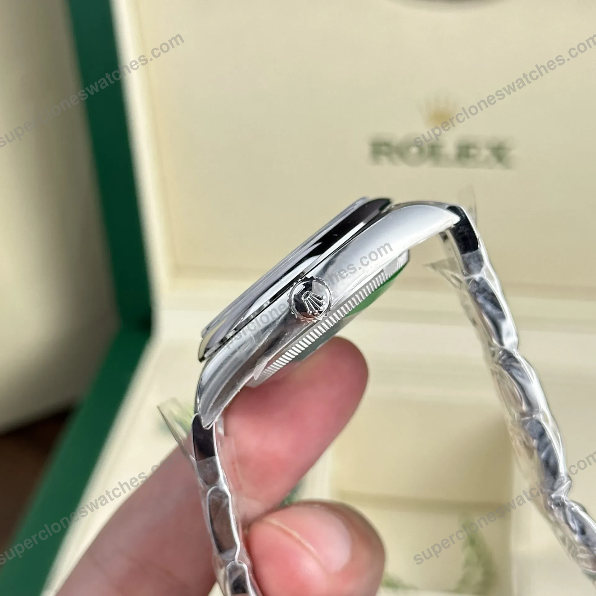 Super-Clone-Rolex-Oyster-Perpetual-Turquoise-Dial-126000-36-mm-10