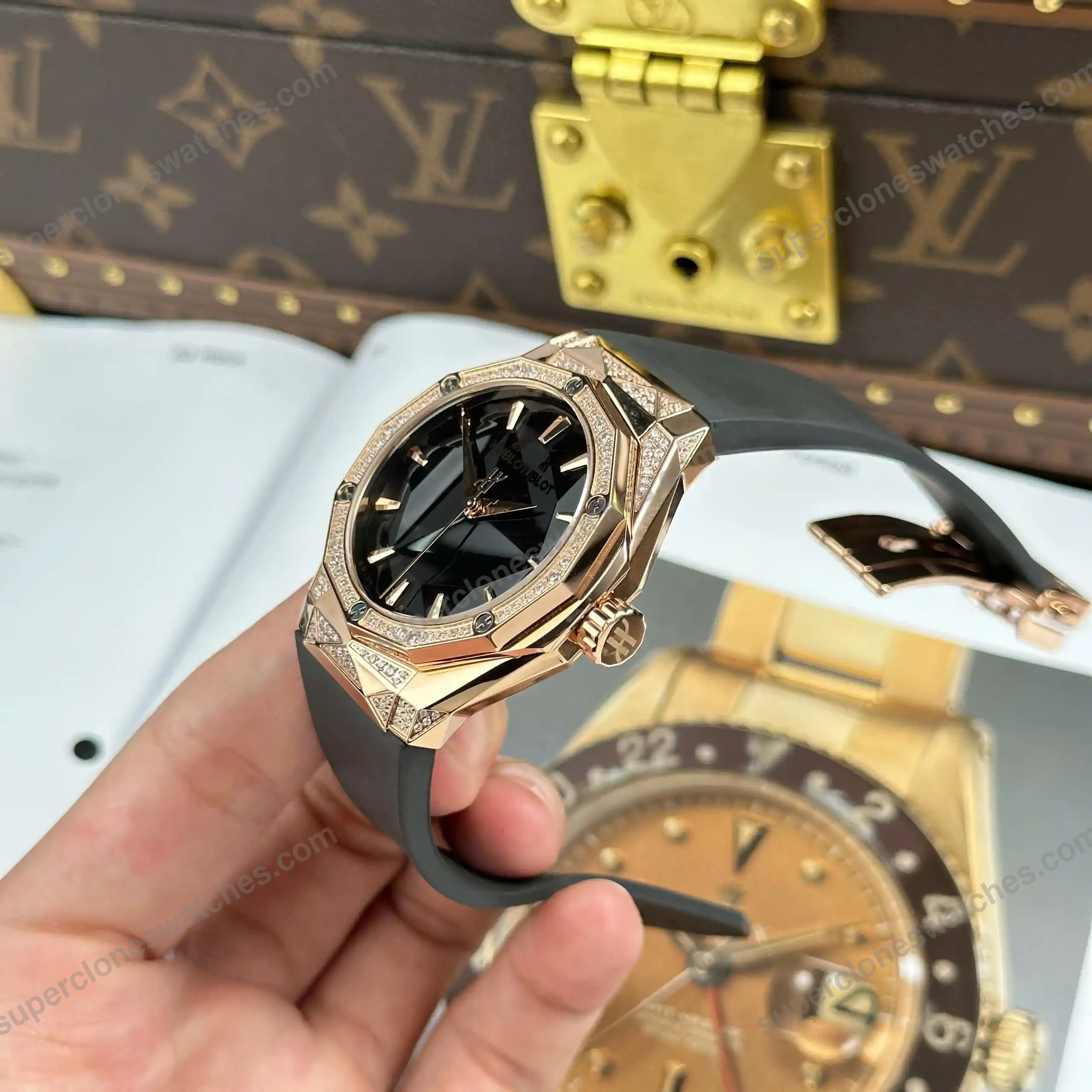 Super-Clone-Hublot-Classic-Fusion-Orlinski-King-Gold-Alternative-Pave-550.OS_.18-4
