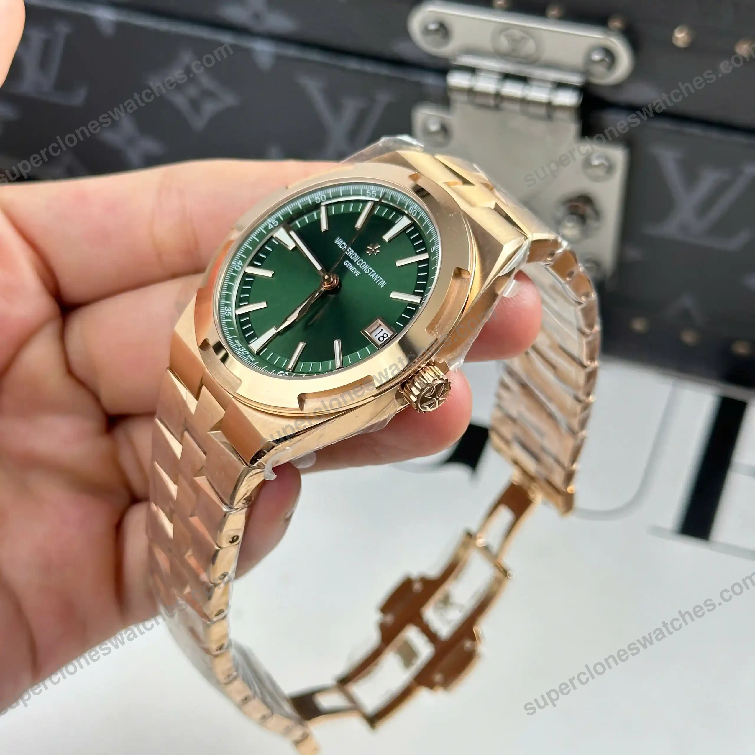 Super-Clone-Vacheron-Constantin-Overseas-4520V210R-B967-41mm-5