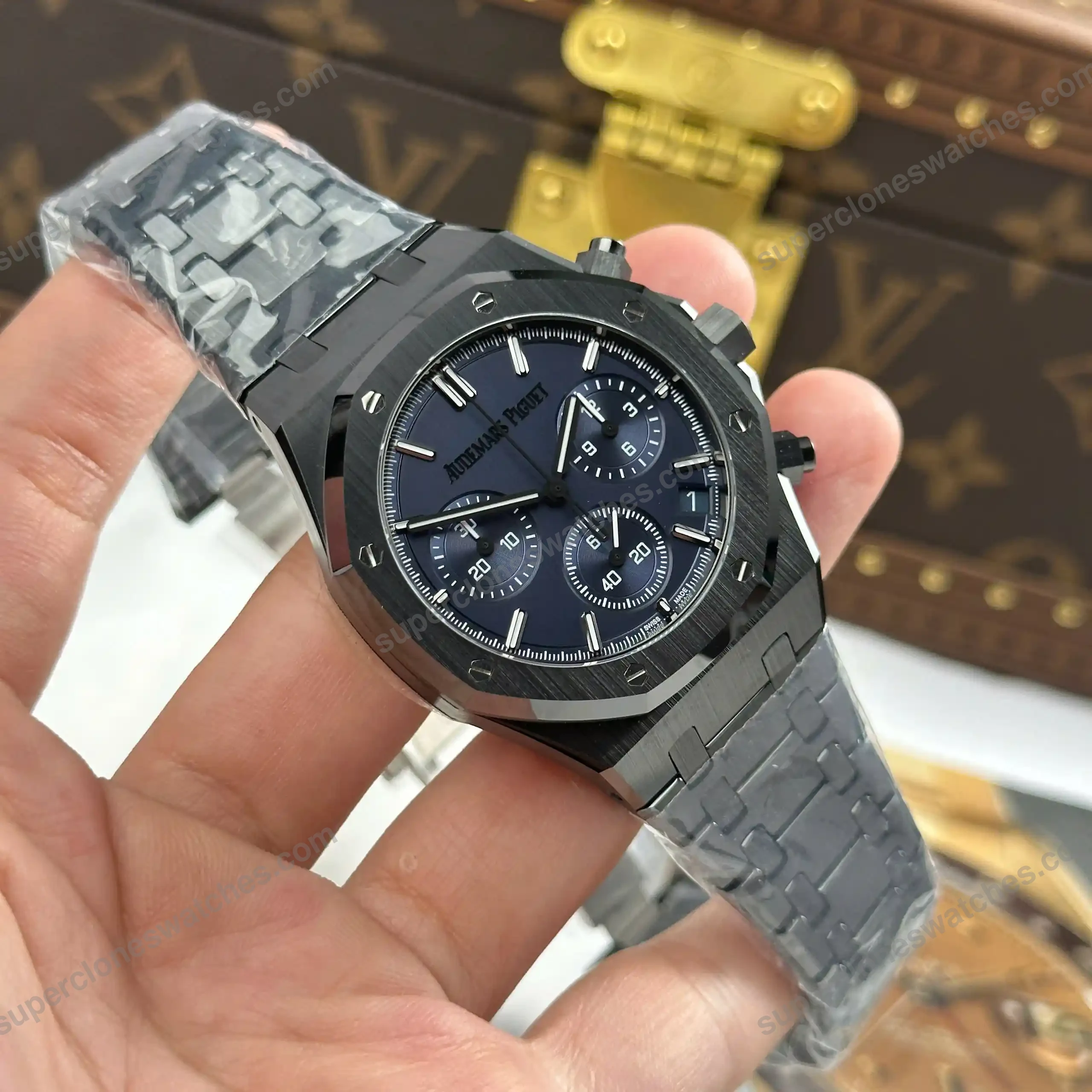 Super-Clone-Audemars-Piguet-Royal-Oak-Selfwinding-Chronograph-8220One-Drop8-3