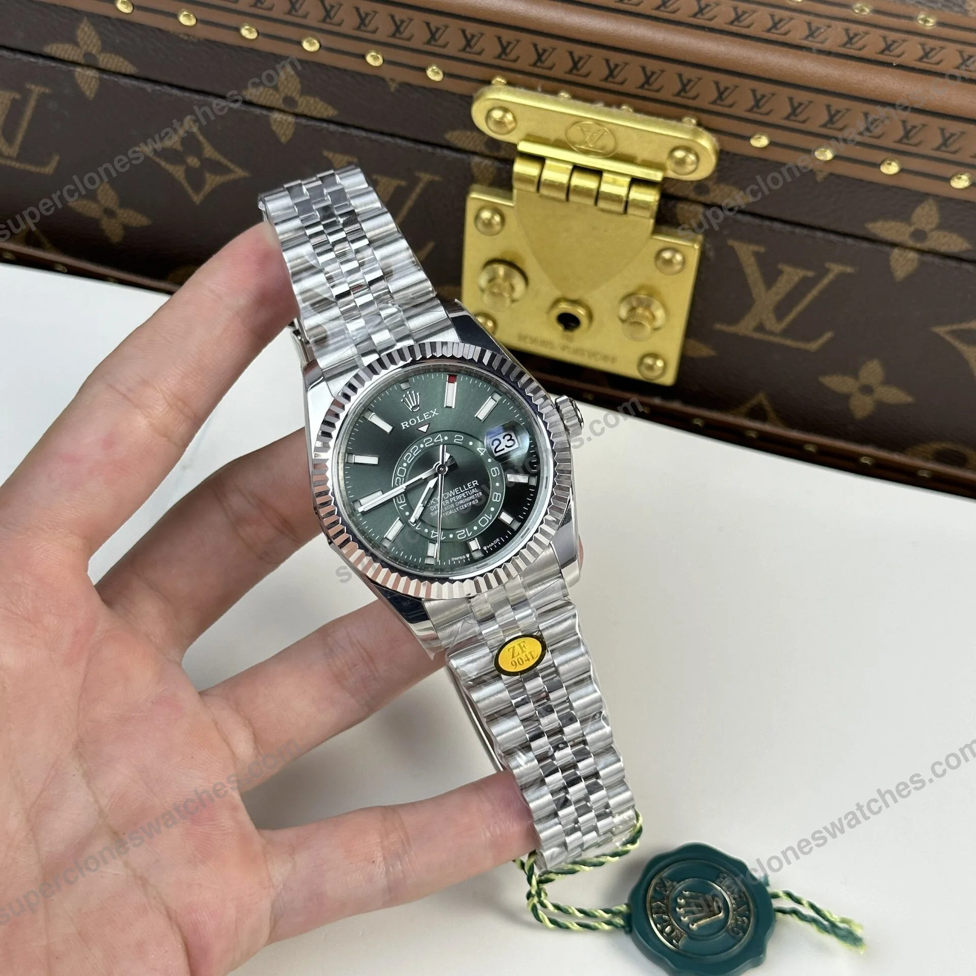 Super-Clone-Rolex-Sky-Dweller-Mint-green-Dial-336934-Jubilee-5