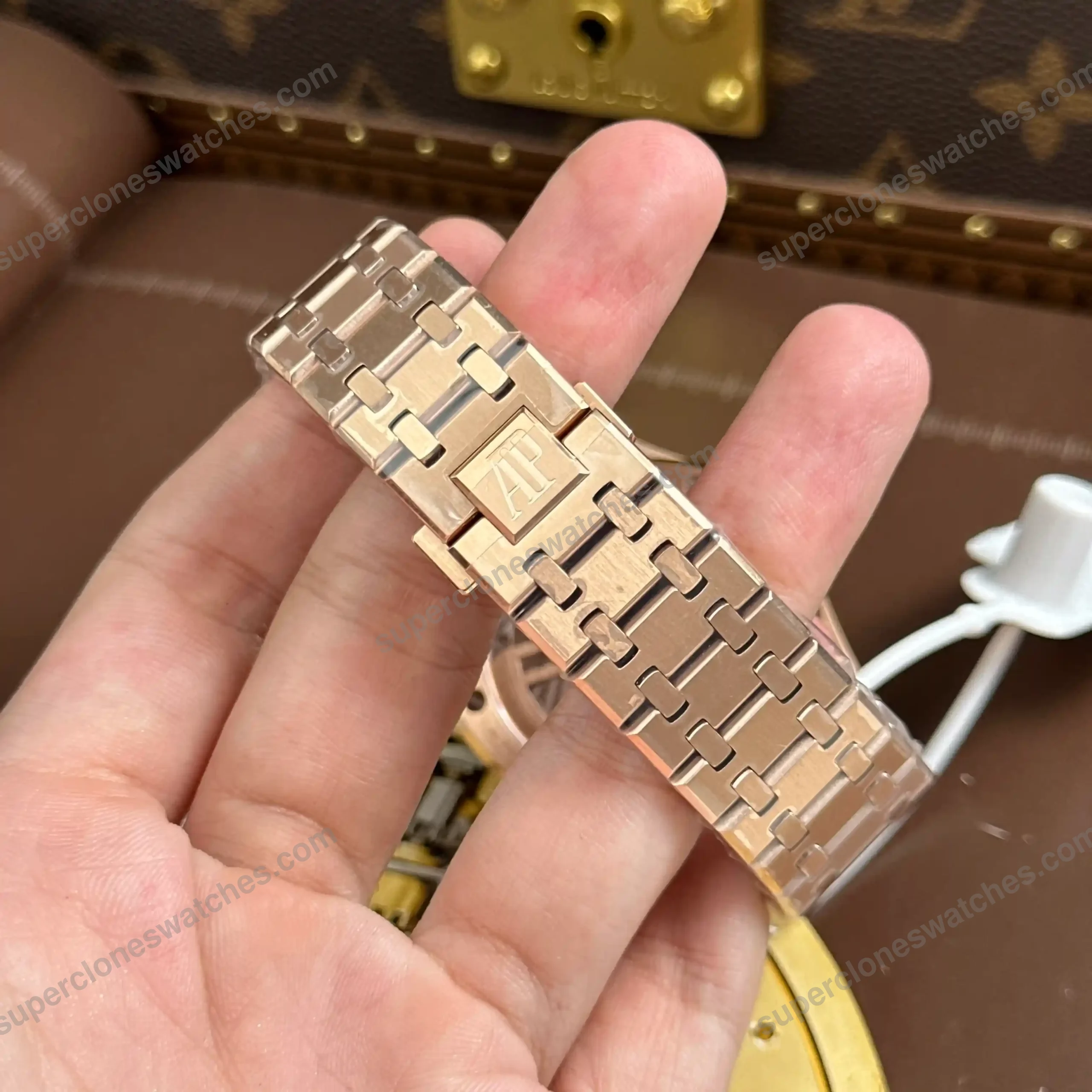 Super-Clone-Audemars-Piguet-Royal-Oak-Selfwinding-Flying-Tourbillon-26730OR.OO_.1-9