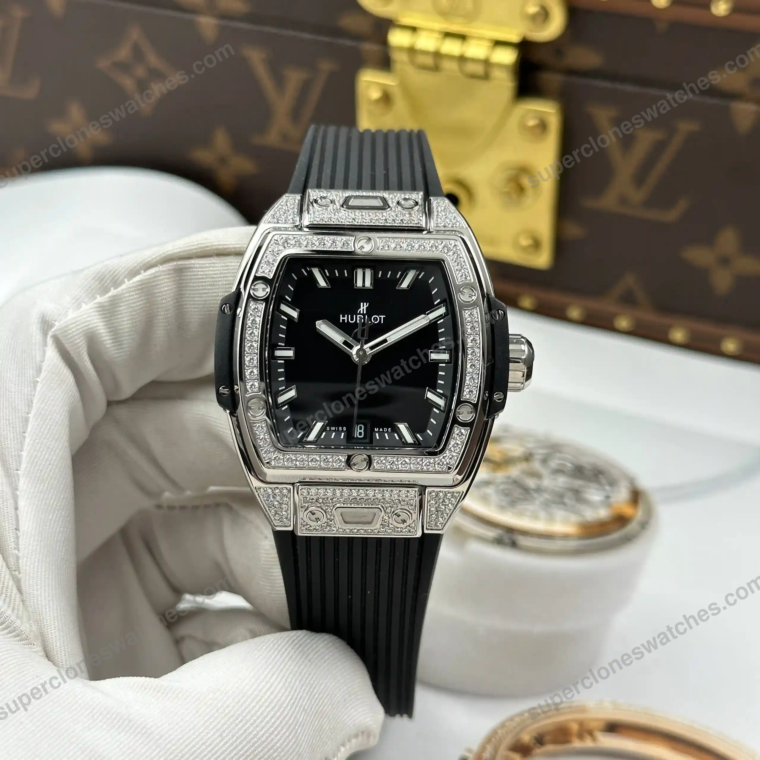 Super-Clone-Hublot-Spirit-Of-Big-Bang-Black-Titanium-Pave-665.NX_.1170.LR_.1604-3