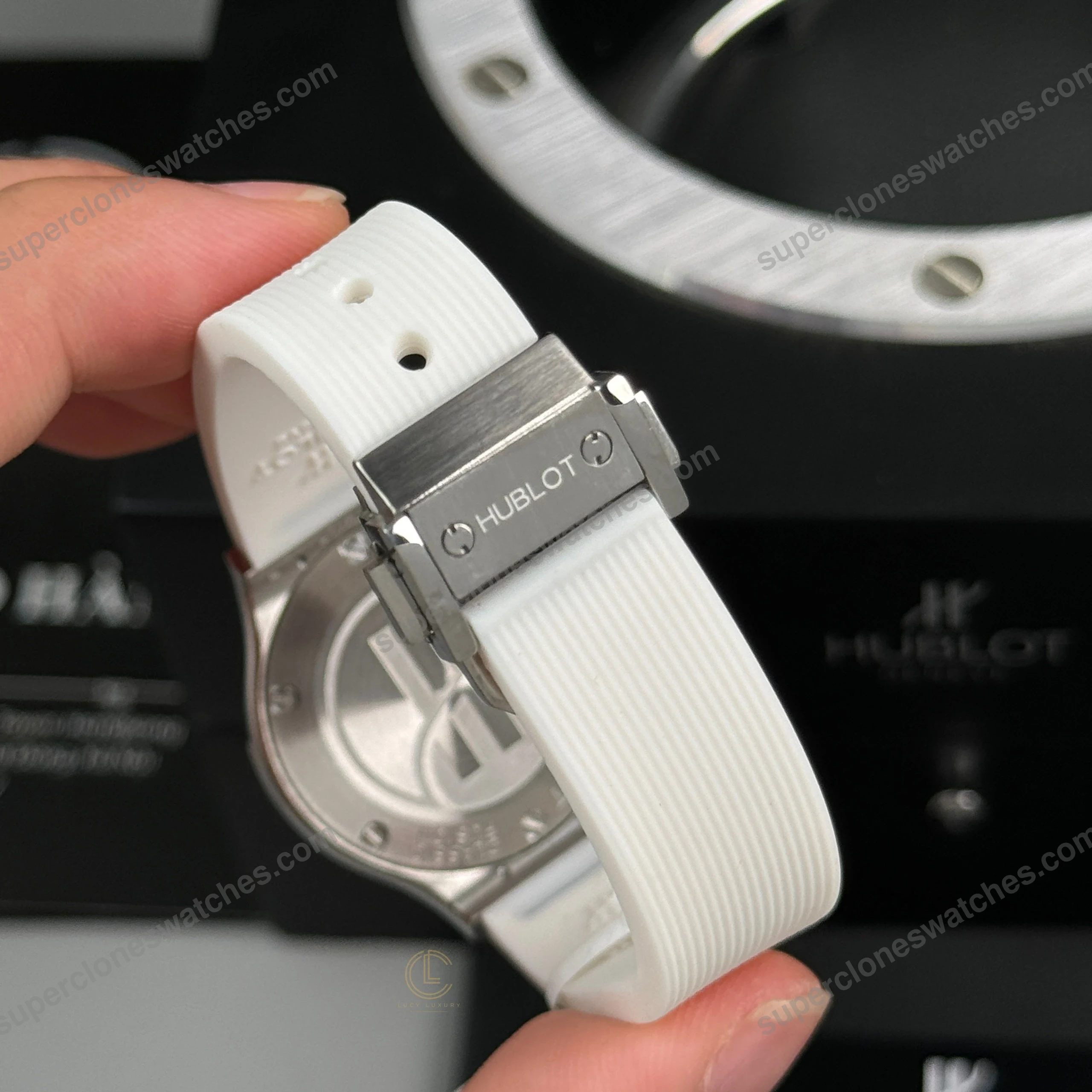 Super-Clone-Hublot-Classic-Fusion-Diamonds-Moissanite-Pave-33mm-White-Dial-–-H-7