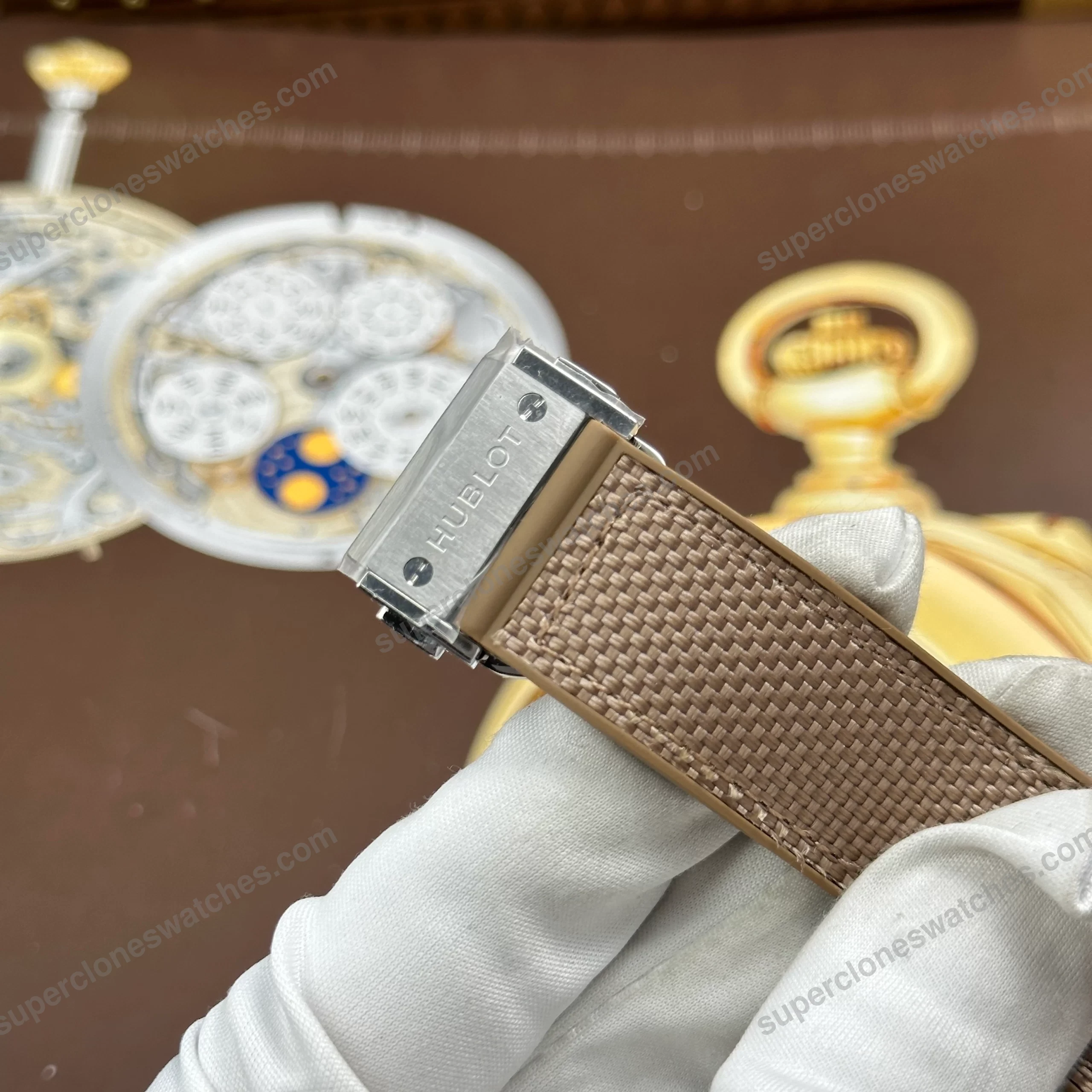 Super-Clone-Hublot-Classic-Fusion-42mm-Sundunt-Dial-Titanium-8