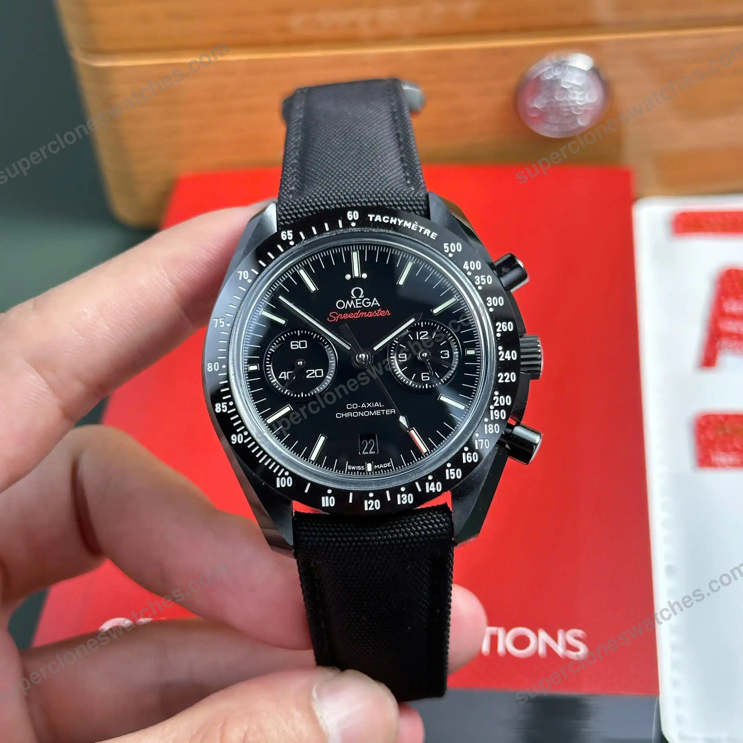 Super-Clone-Omega-Speedmaster-Dark-Side-of-The-Moon-311.92.44.51.01.003-44mm-Bla-3