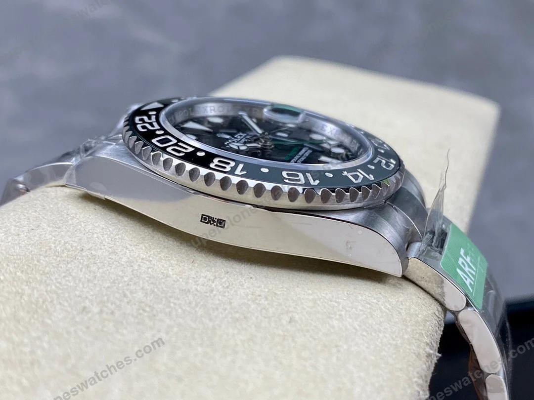 Super-Clone-Rolex-GMT-Master-II-126710GRNR-Bruce-Wayne-Oyster-2024-4