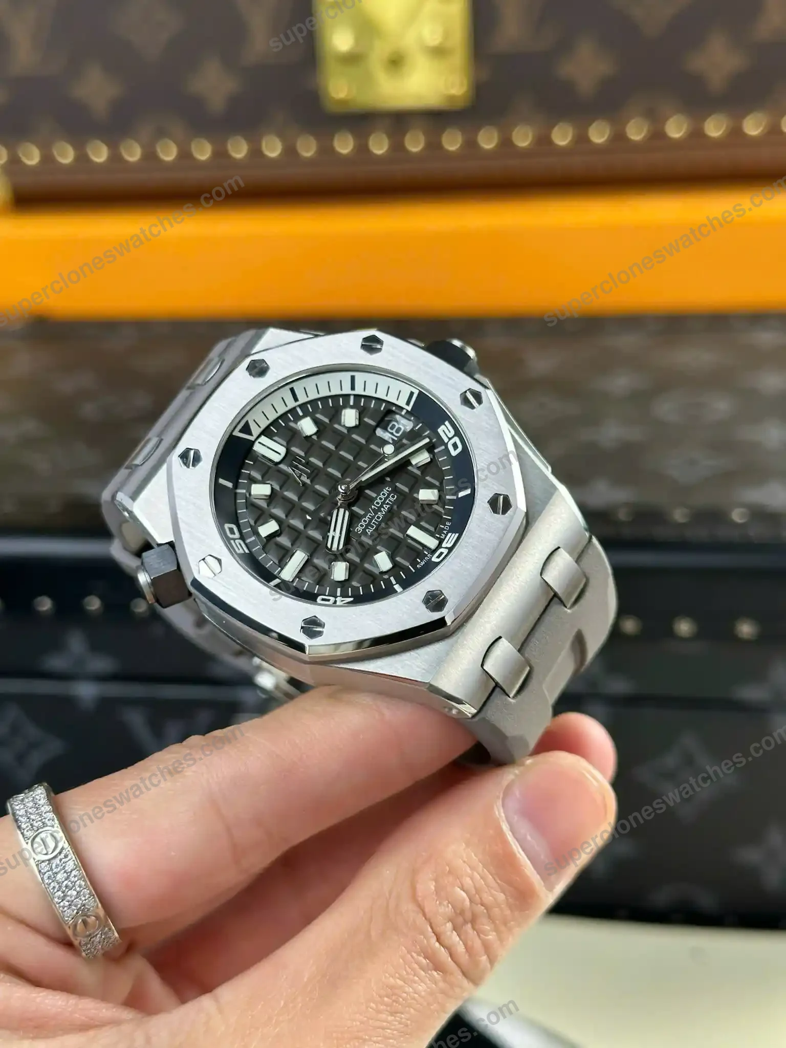 Super-Clone-Audemars-Piguet-Royal-Oak-Offshore-Diver-15720ST-42mm-Grey-Dial-82-4