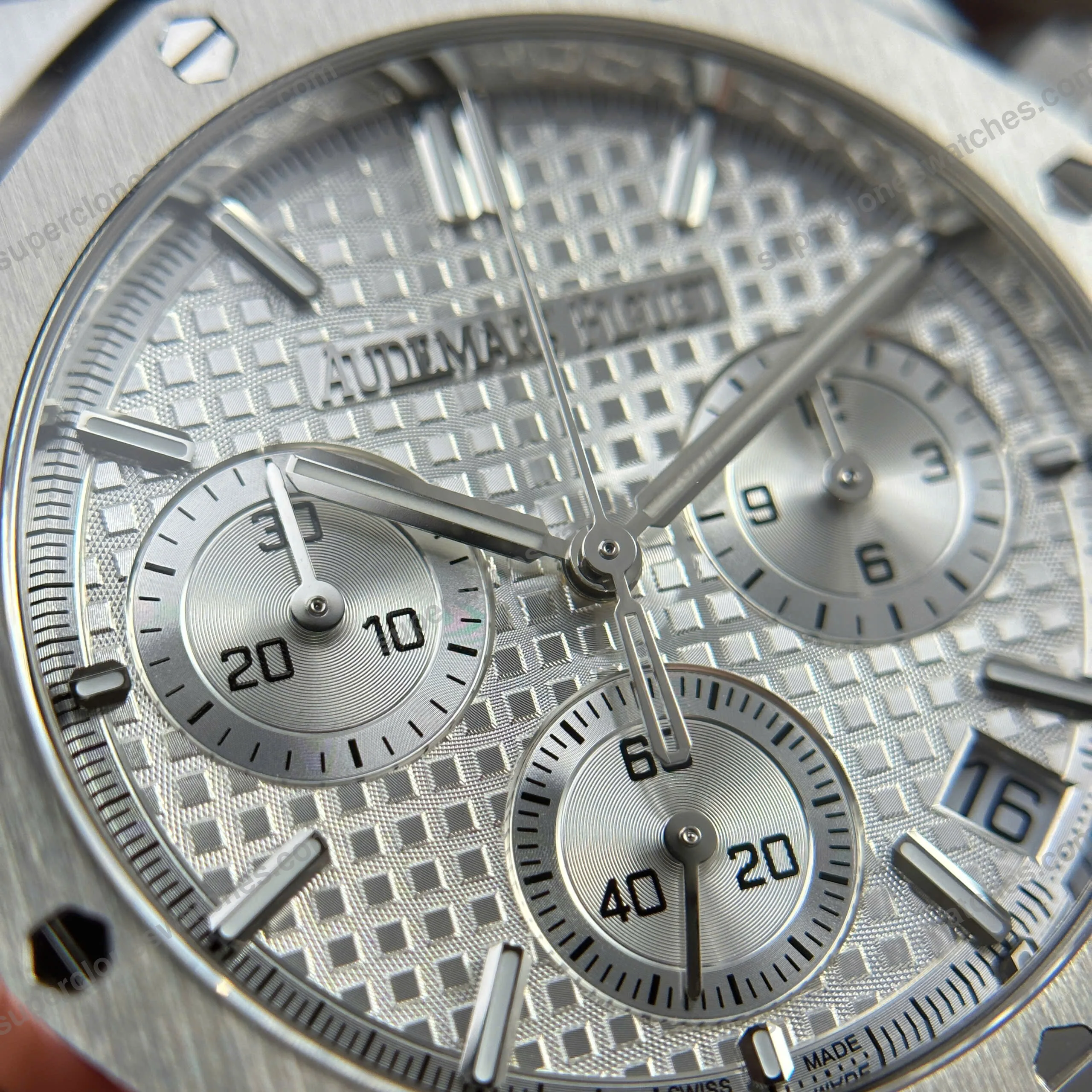 Super-Clone-Audemars-Piguet-Royal-Oak-26240ST.OO_.1320ST.07-5