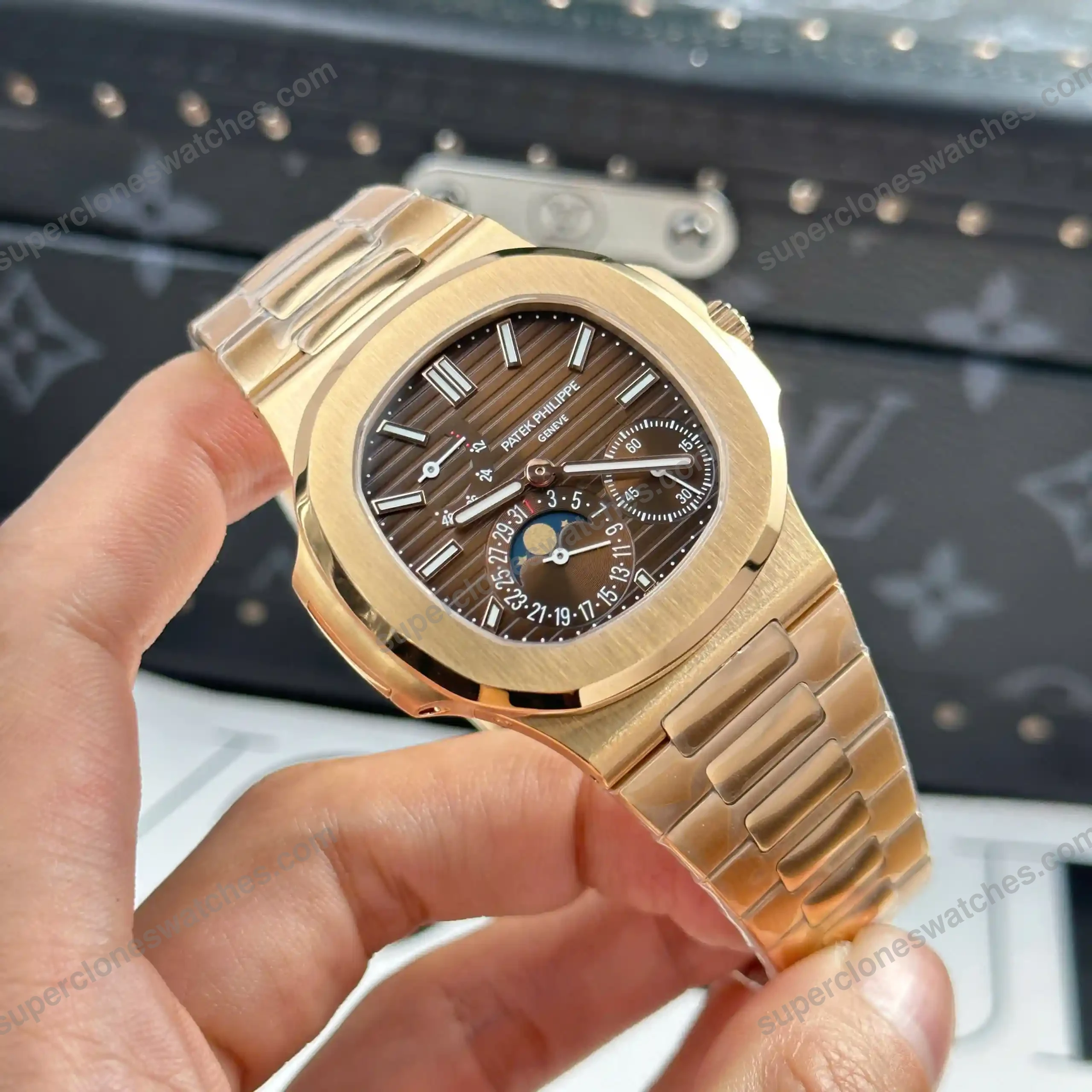 Super-Clone-Patek-Philippe-Nautilus-57121R-–-001-Chocolate-Dial-V3-3
