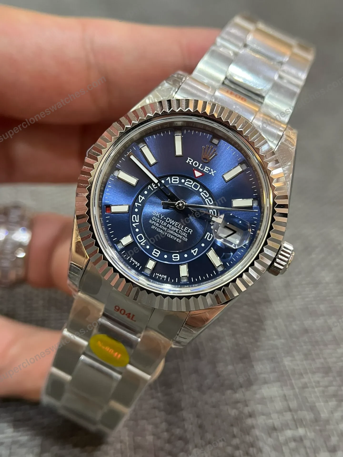 Super-Clone-Rolex-Sky-Dweller-Bright-blue-Dial-336934-Oyster-3