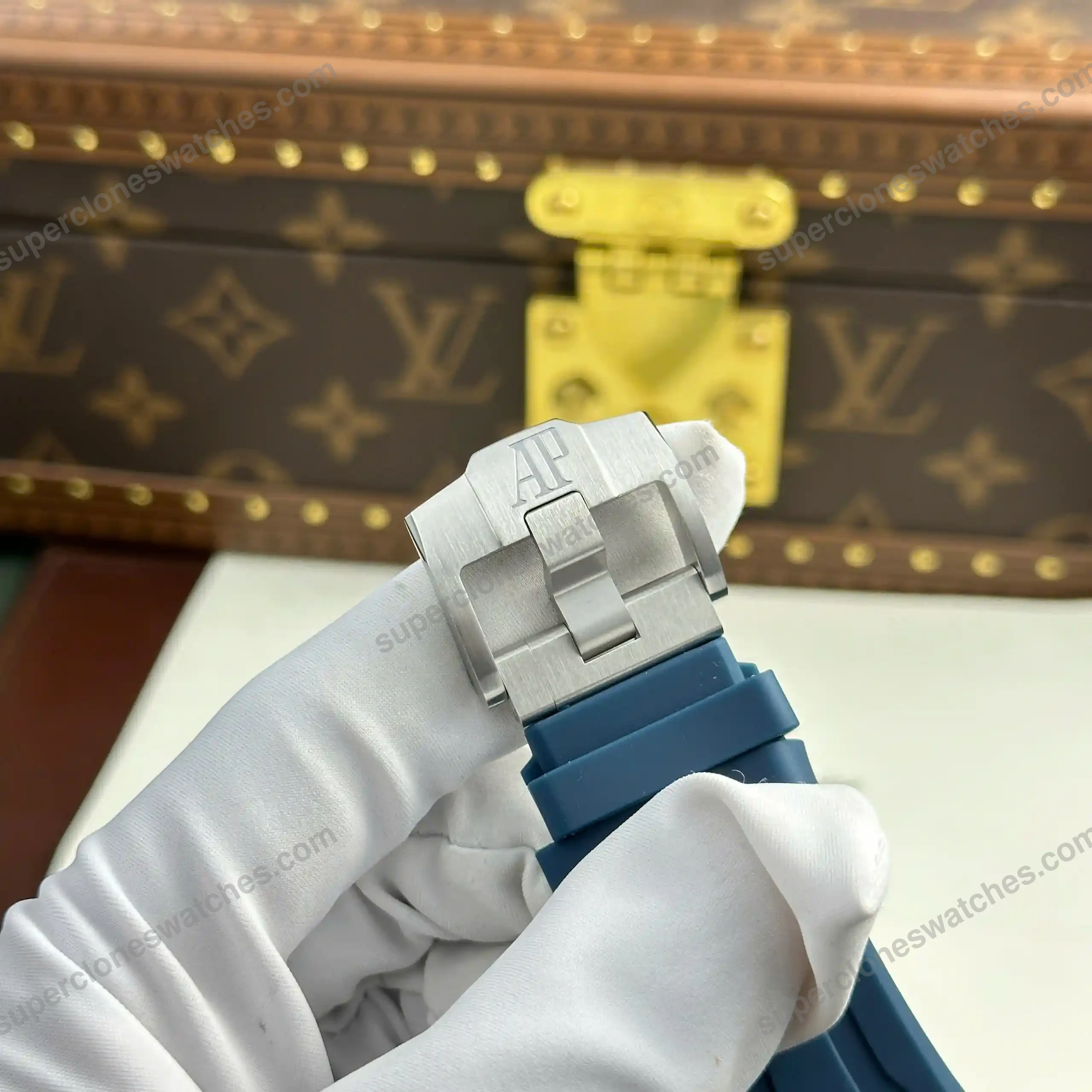 Super-Clone-Audemars-Piguet-Royal-Oak-Offshore-Steel-in-Blue-26420ST-42mm-9