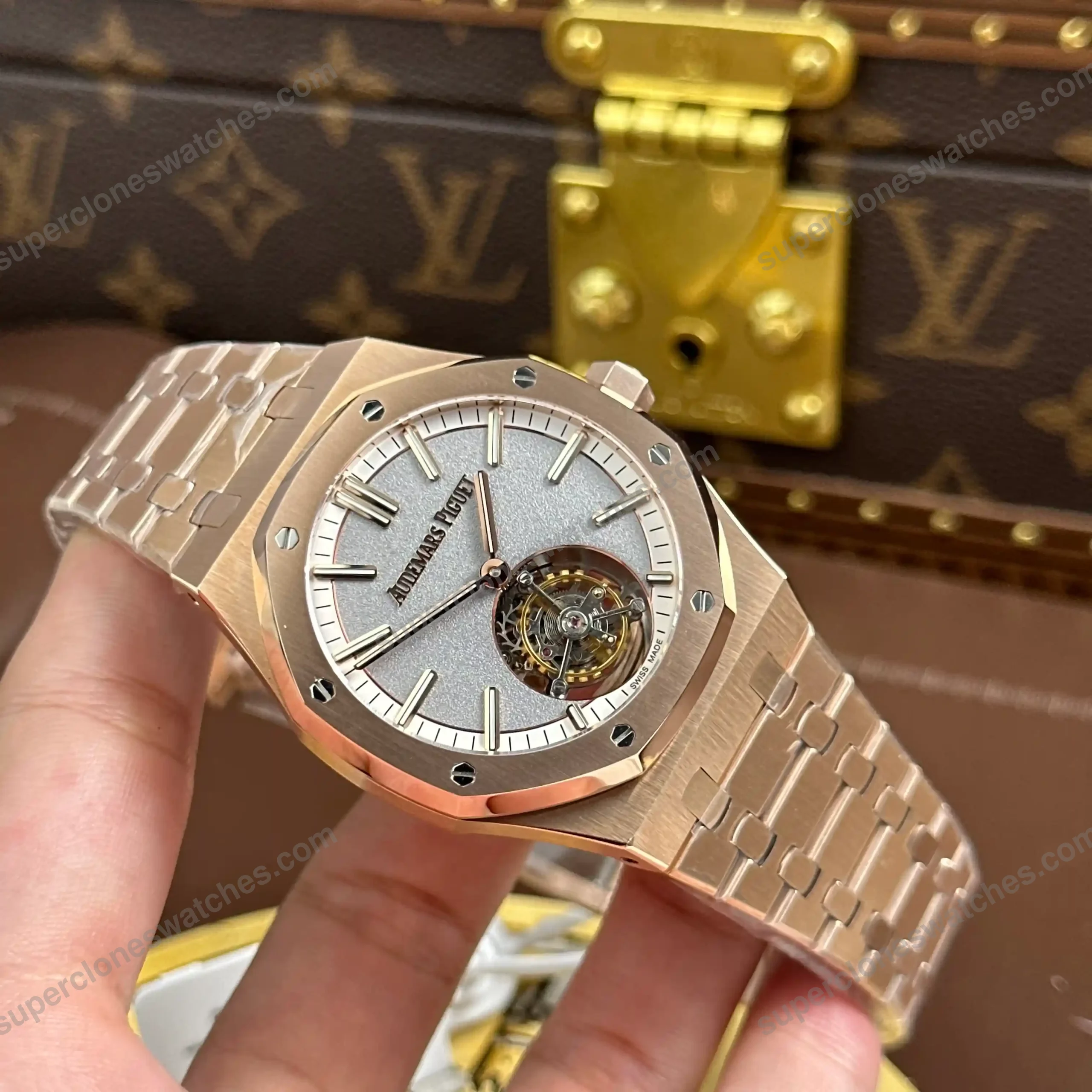 Super-Clone-Audemars-Piguet-Royal-Oak-Selfwinding-Flying-Tourbillon-26730OR.OO_.1-3