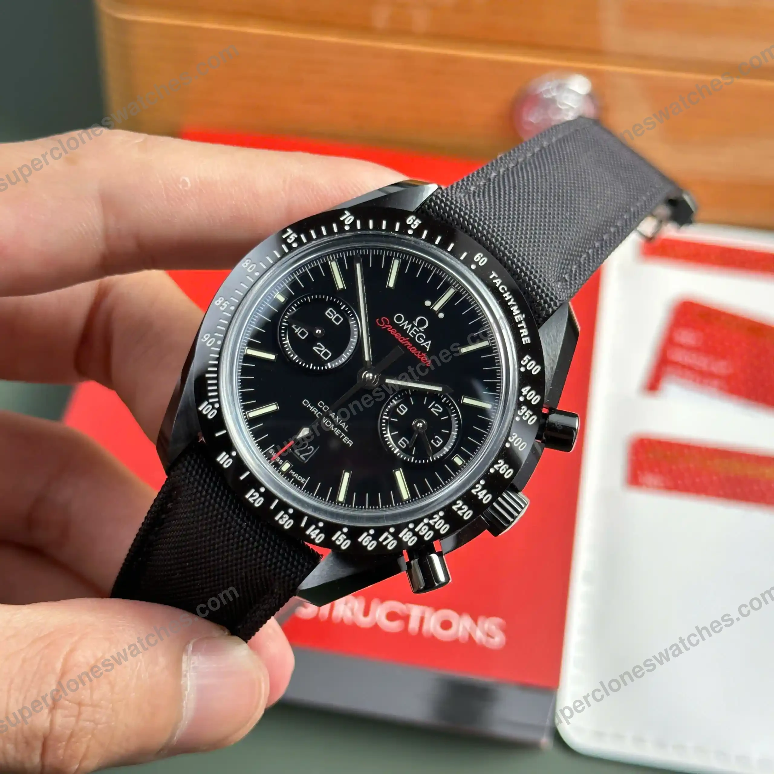 Super-Clone-Omega-Speedmaster-Dark-Side-of-The-Moon-311.92.44.51.01.003-44mm-Bla-4