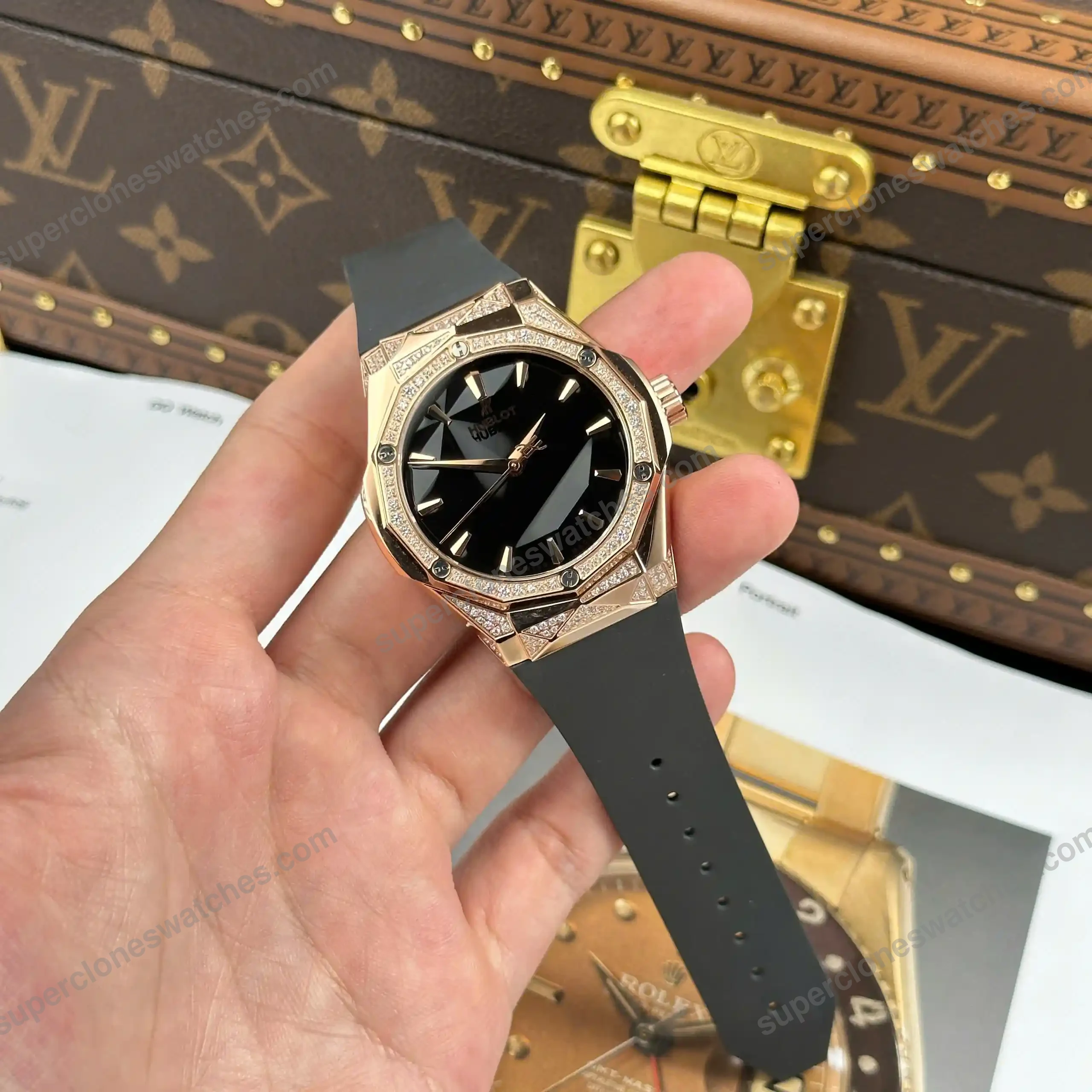 Super-Clone-Hublot-Classic-Fusion-Orlinski-King-Gold-Alternative-Pave-550.OS_.18-3