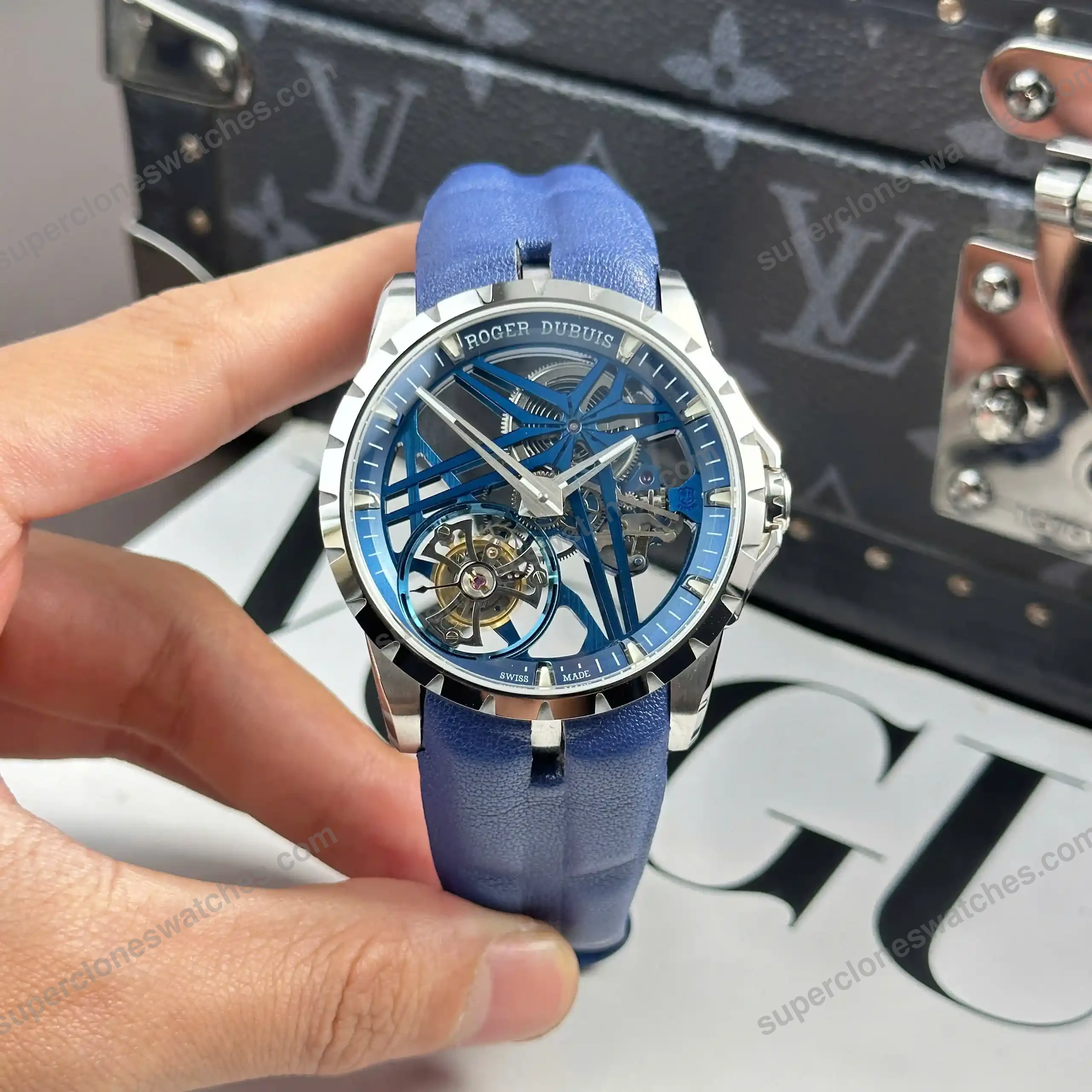 Super-Clone-Roger-Dubuis-Excalibur-Double-Tourbillon-Cobalt-RDDBEX1109-8211-2