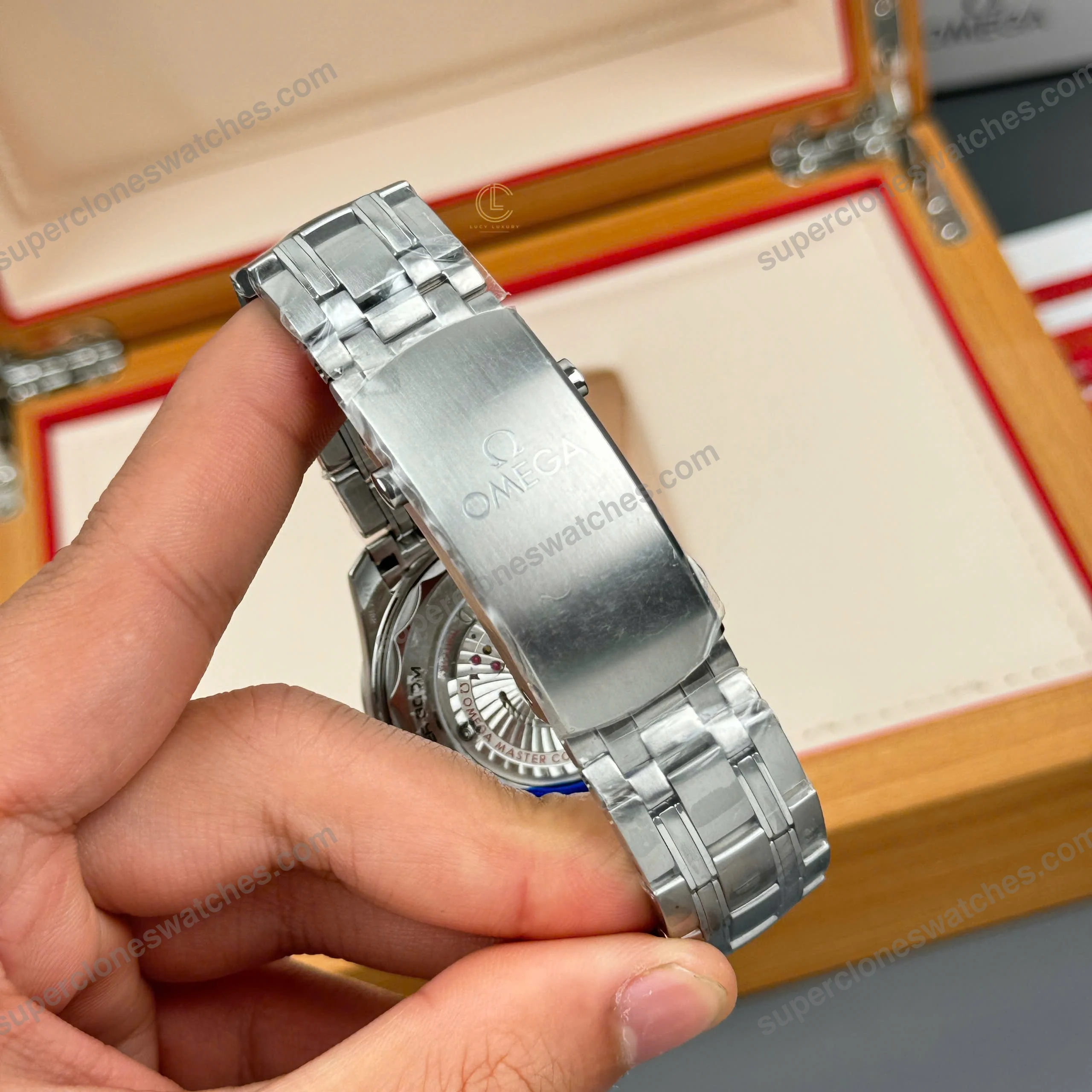 Super-Clone-Omega-Seamaster-Diver-300M-42mm-Green-Dial-10