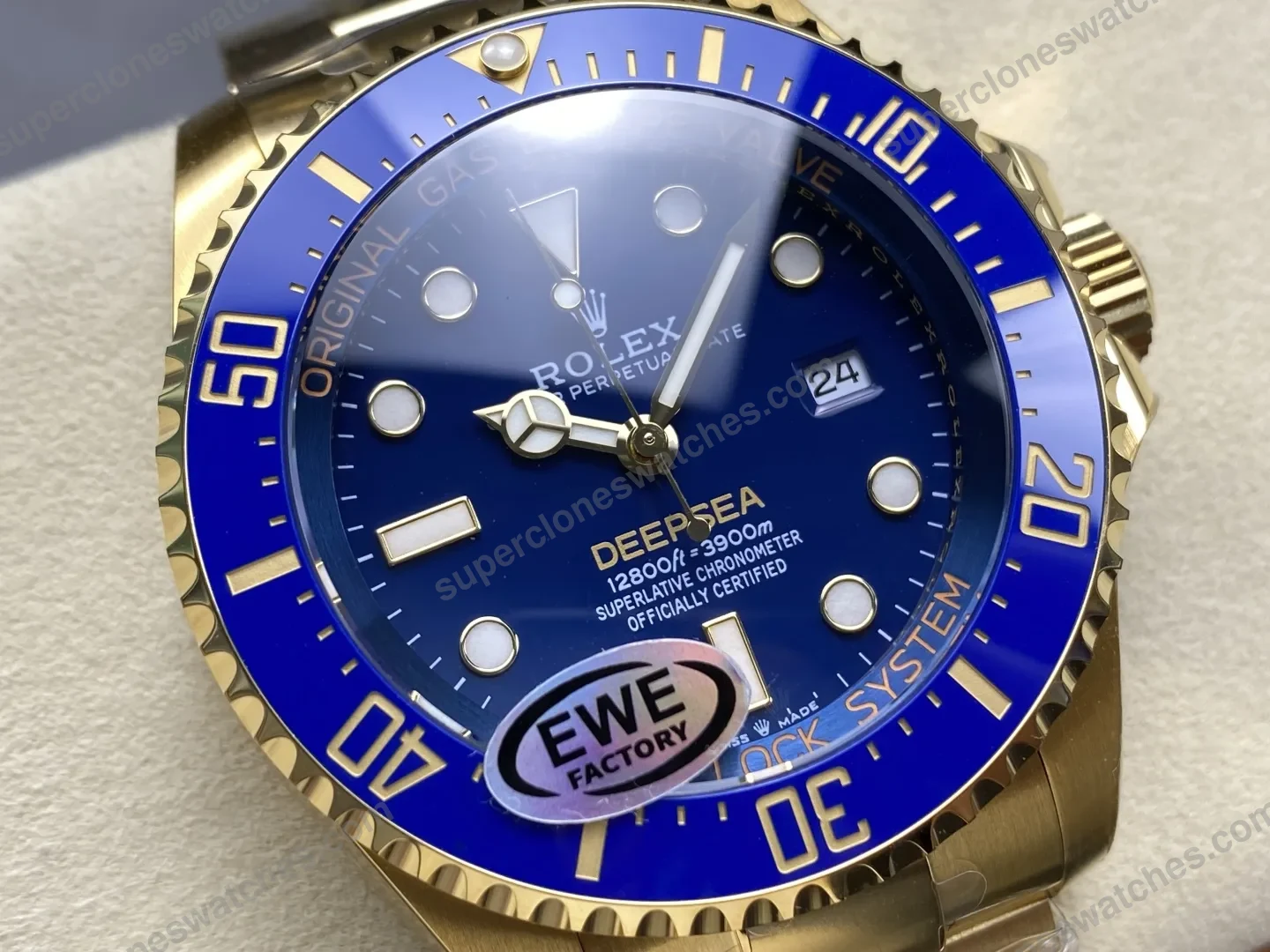 super-clone-rolex-deepsea-sea-dweller-136668lb-2024-view-2