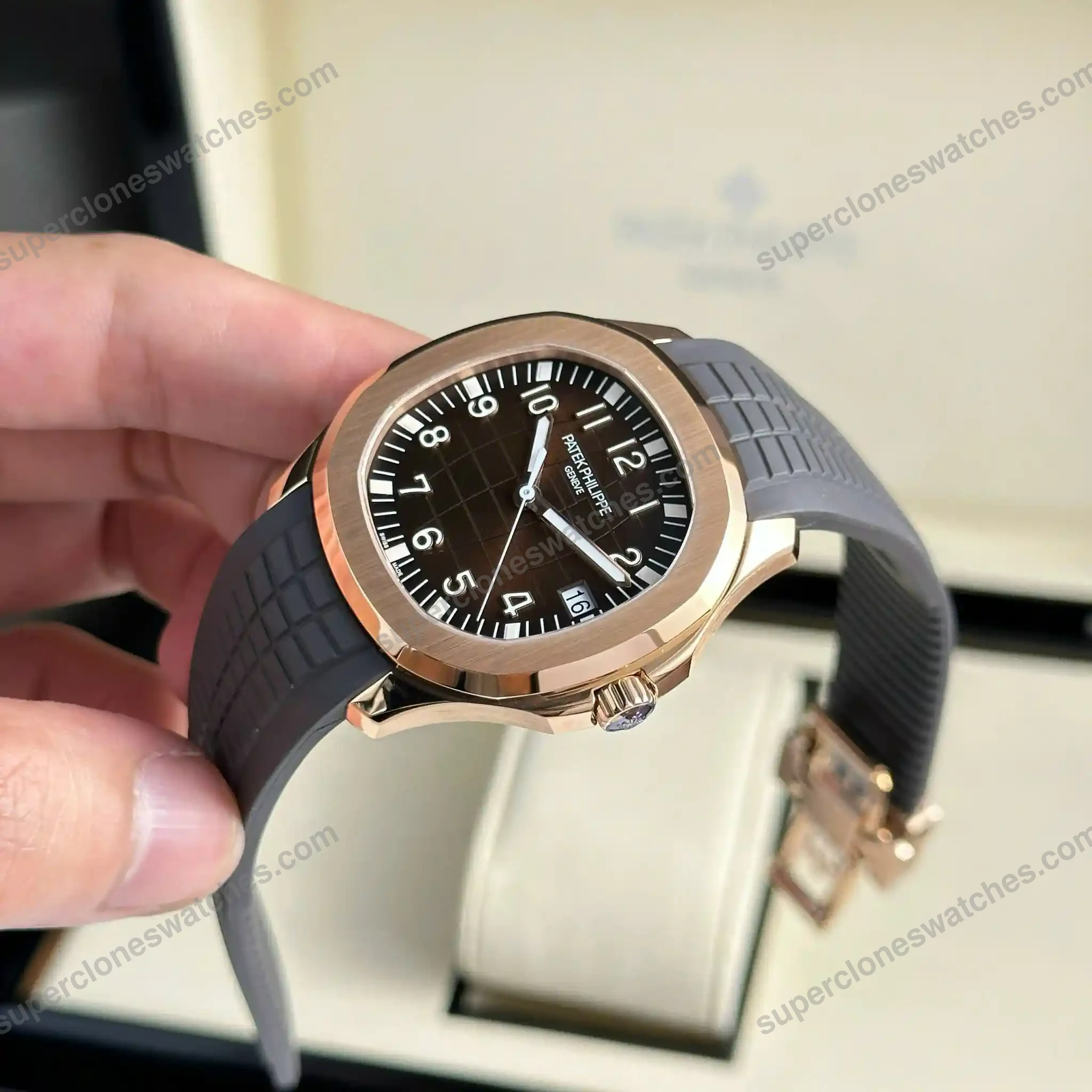 Super-Clone-Patek-Philippe-Aquanaut-5167R-001-Chocolate-Dial-V3-Update-8211-4
