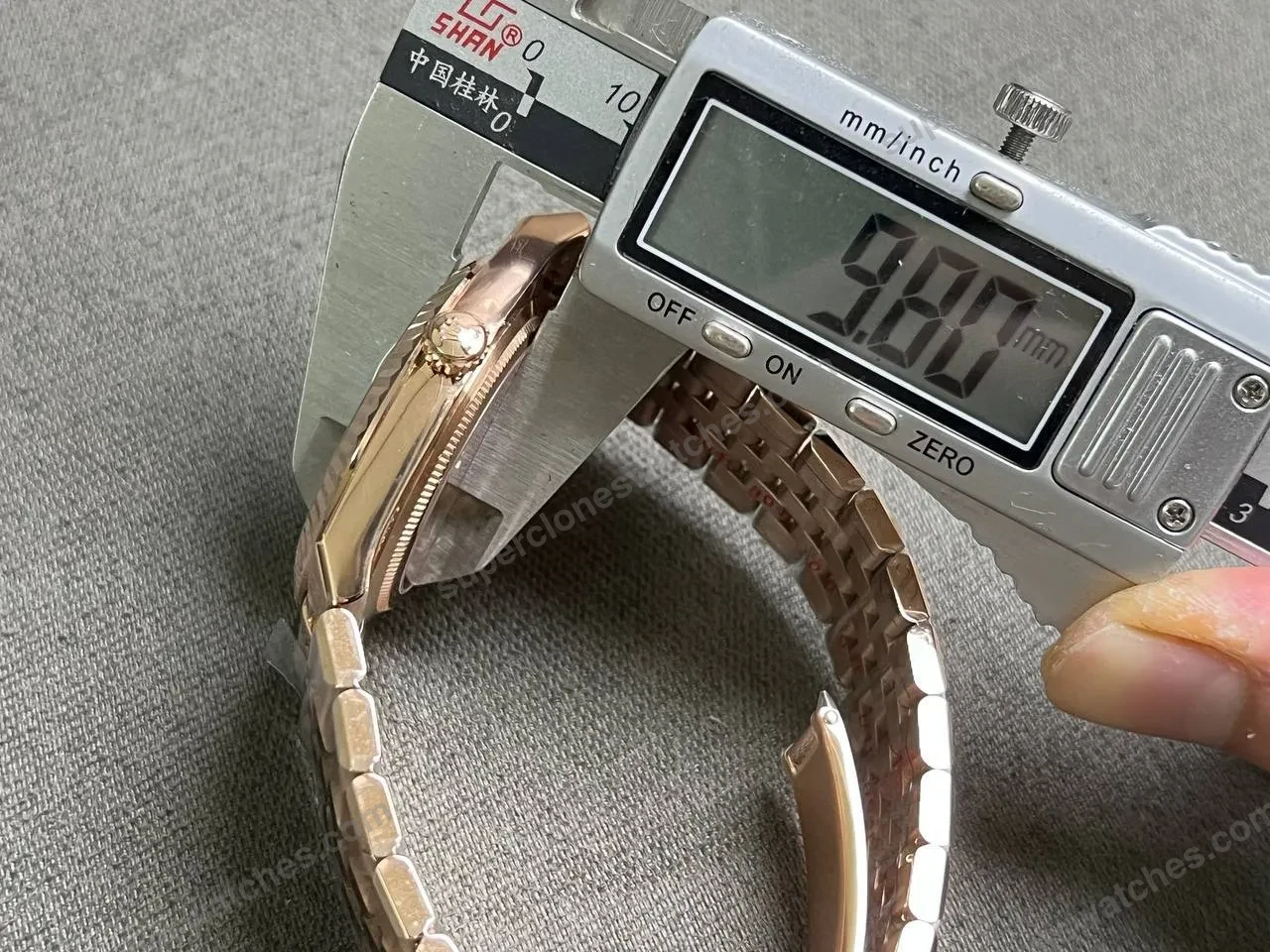 Super-Clone-Rolex-Land-Dweller-40-mm-Everose-gold-2025-6