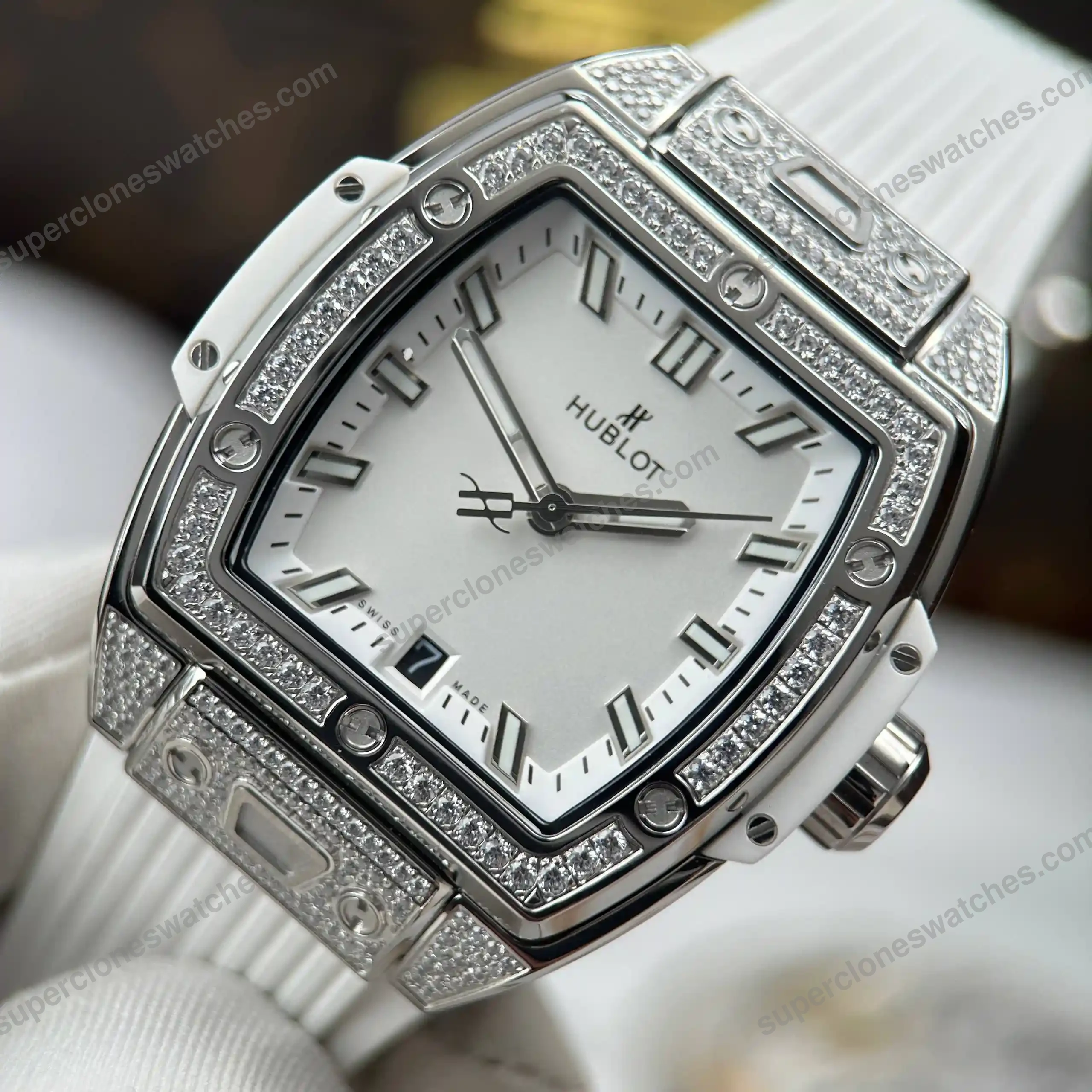 Super-Clone-Hublot-Spirit-Of-Big-Bang-Titanium-White-Diamonds-665.NE_.2010.LR_.160-5