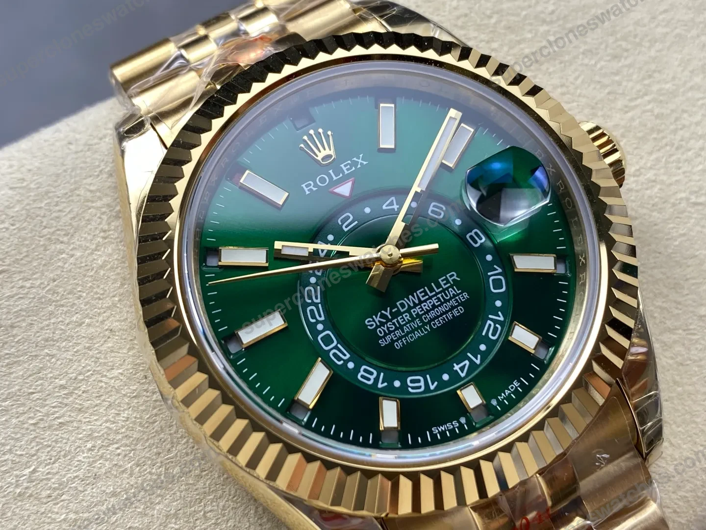 Super-Clone-Rolex-Sky-Dweller-Green-Dial-336938-Jubilee-3