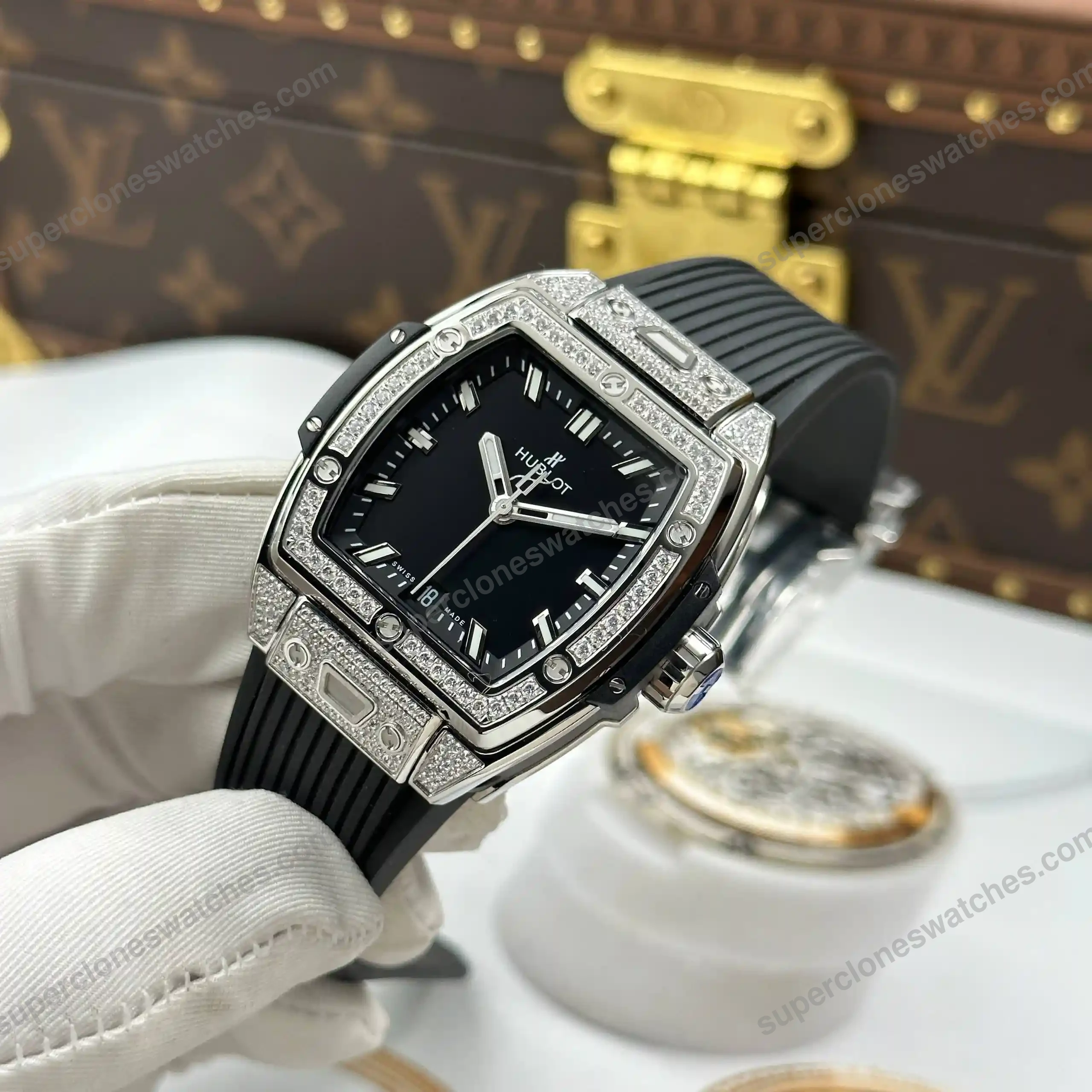 Super-Clone-Hublot-Spirit-Of-Big-Bang-Black-Titanium-Pave-665.NX_.1170.LR_.1604-5