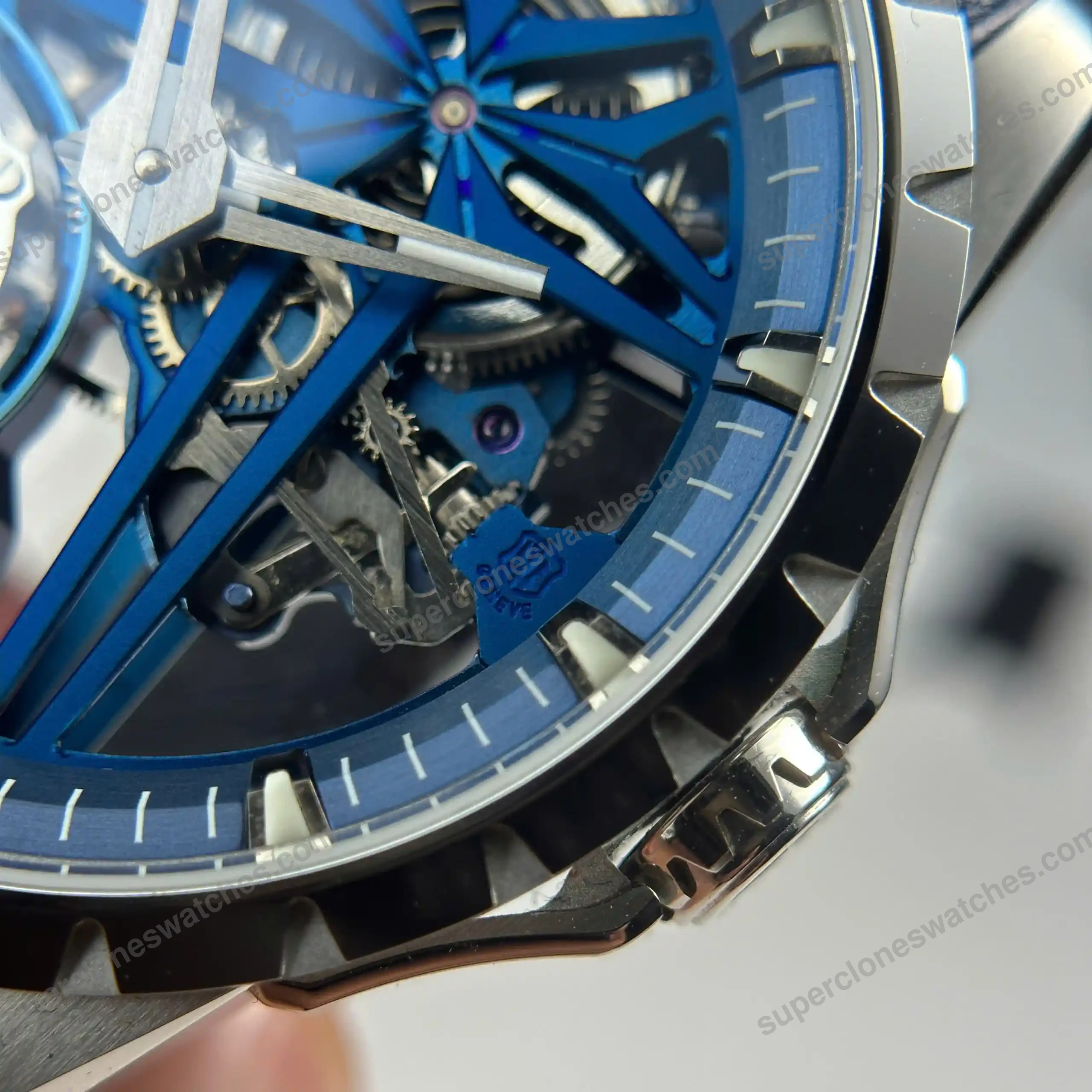 Super-Clone-Roger-Dubuis-Excalibur-Double-Tourbillon-Cobalt-RDDBEX1109-8211-6