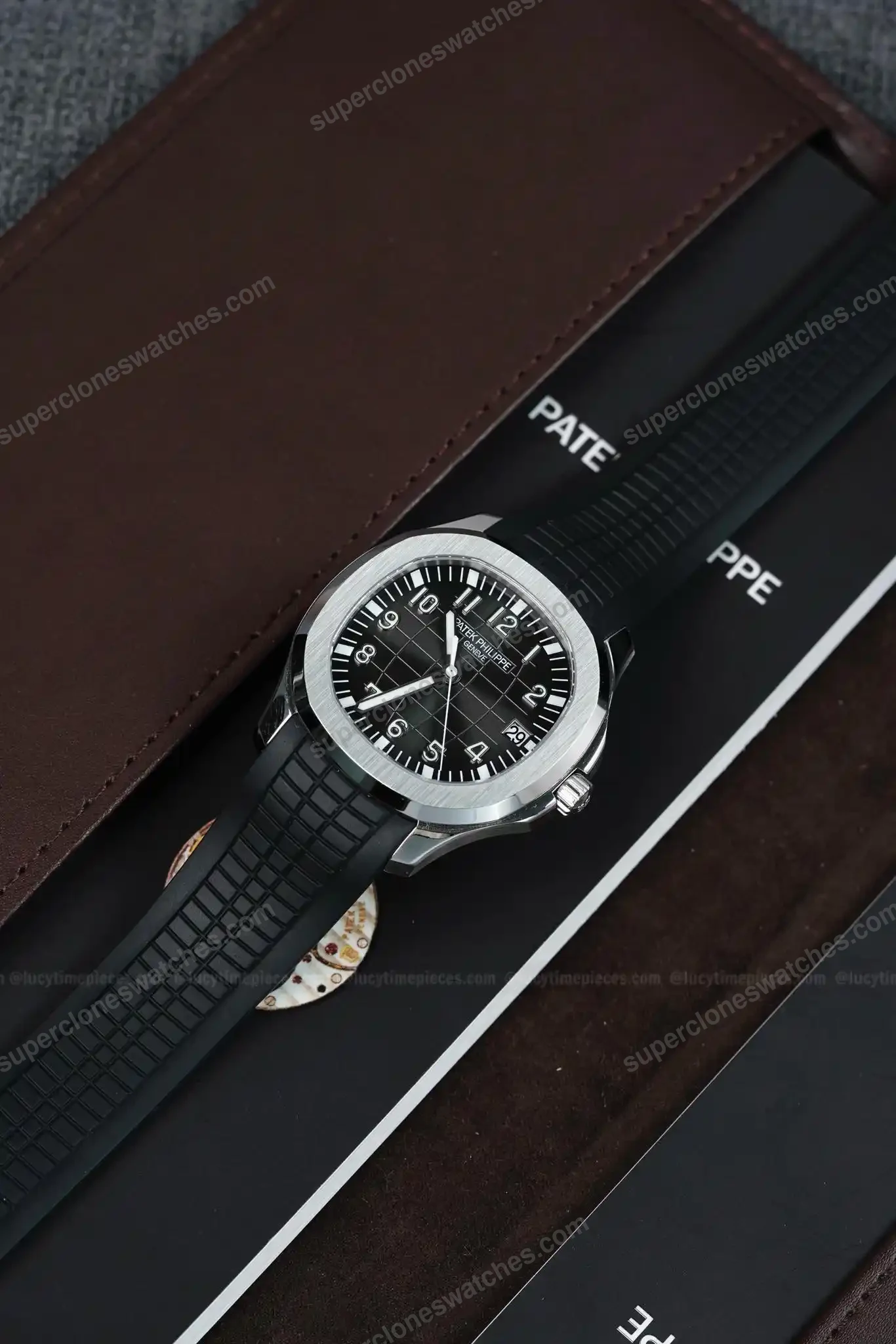Super-Clone-Patek-Philippe-Aquanaut-5167A-001-40mm-3