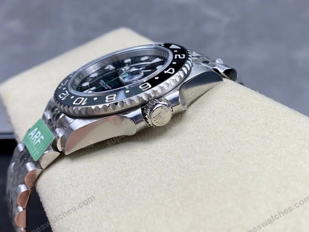 Super-Clone-Rolex-GMT-Master-II-126710GRNR-Bruce-Wayne-Jubilee-2024-5