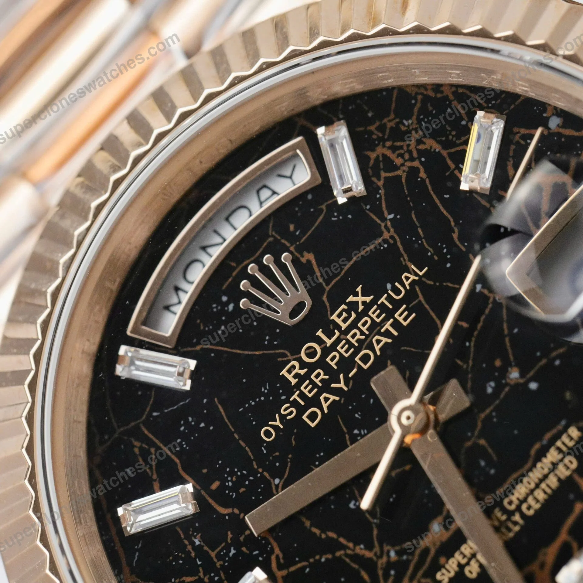 Super-Clone-Rolex-Day-Date-Eisenkiesel-Diamond-Dial-228235-0045-40-mm-4