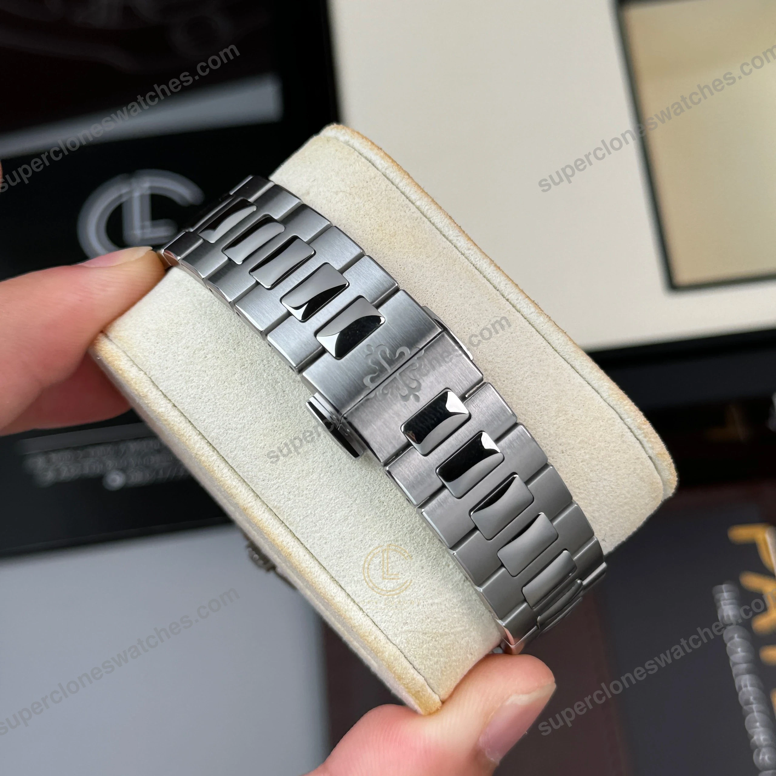 Super-Clone-Patek-Philippe-Nautilus-58111G-001-40mm-MODIFY-Blue-Dial-Stee-9