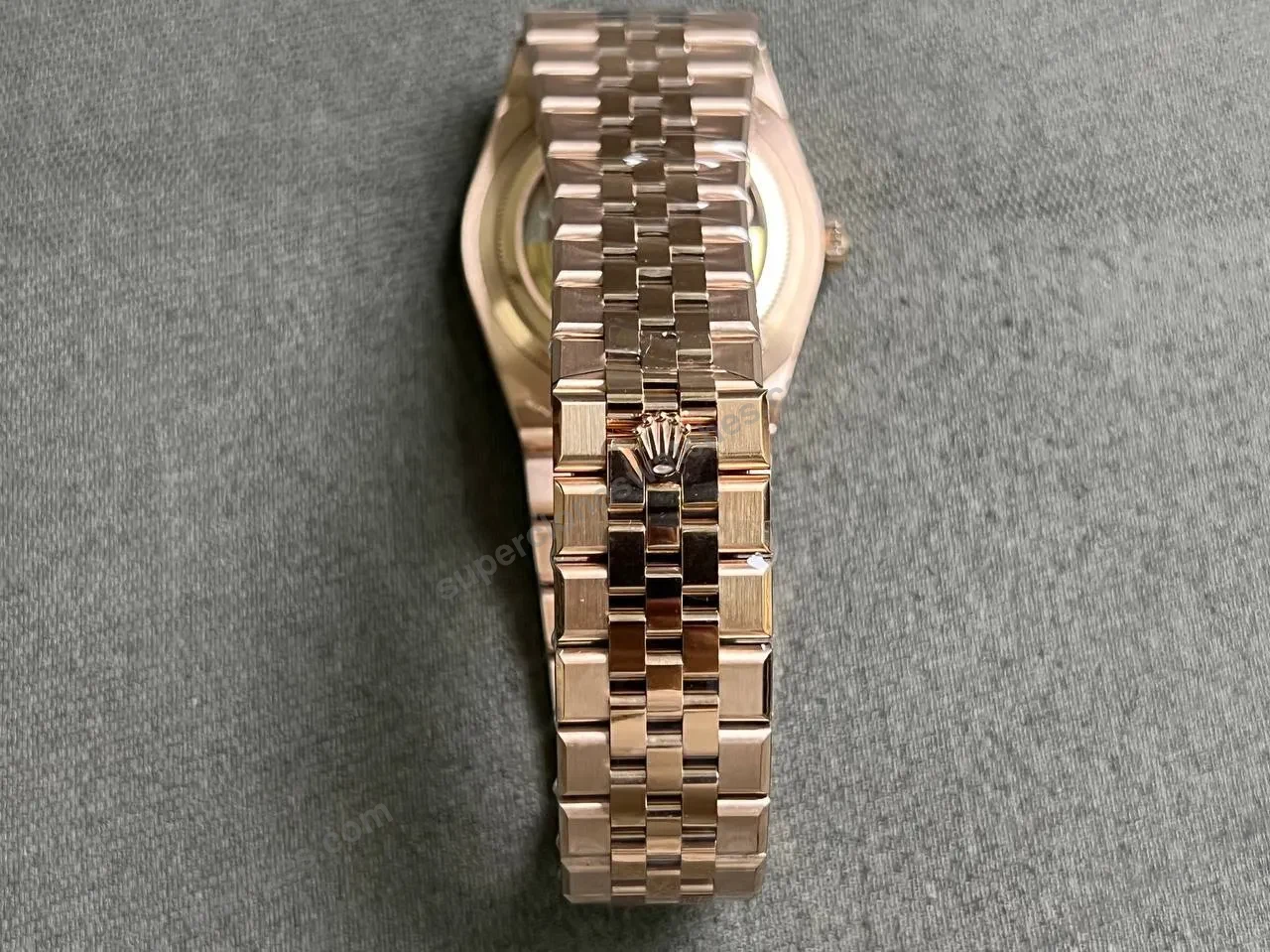 Super-Clone-Rolex-Land-Dweller-40-mm-Everose-gold-2025-5