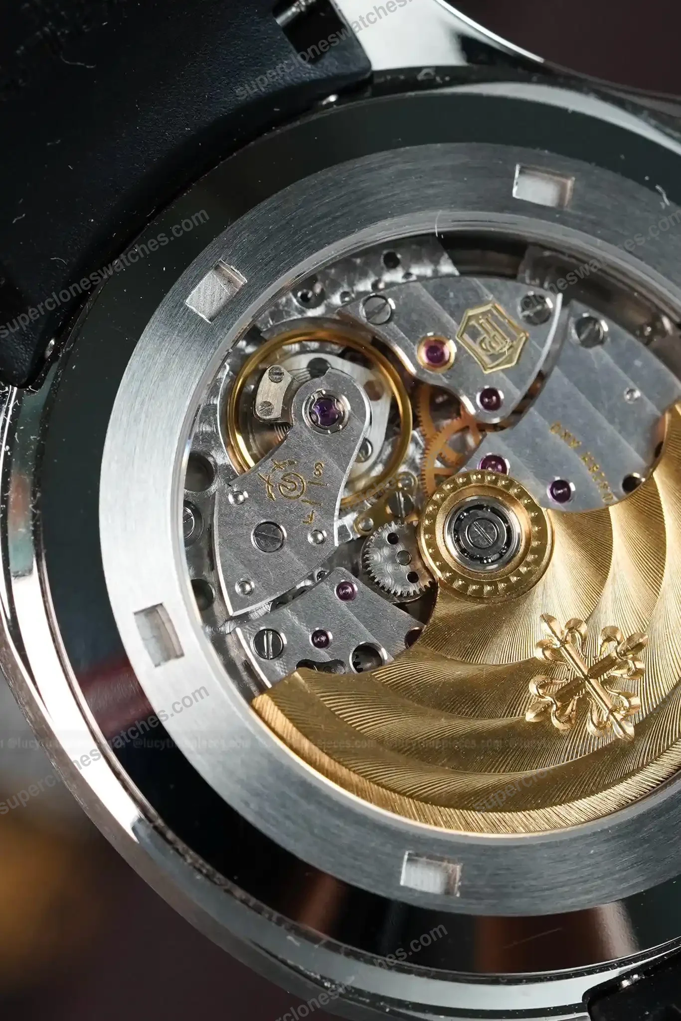 Super-Clone-Patek-Philippe-Aquanaut-5167A-001-40mm-11