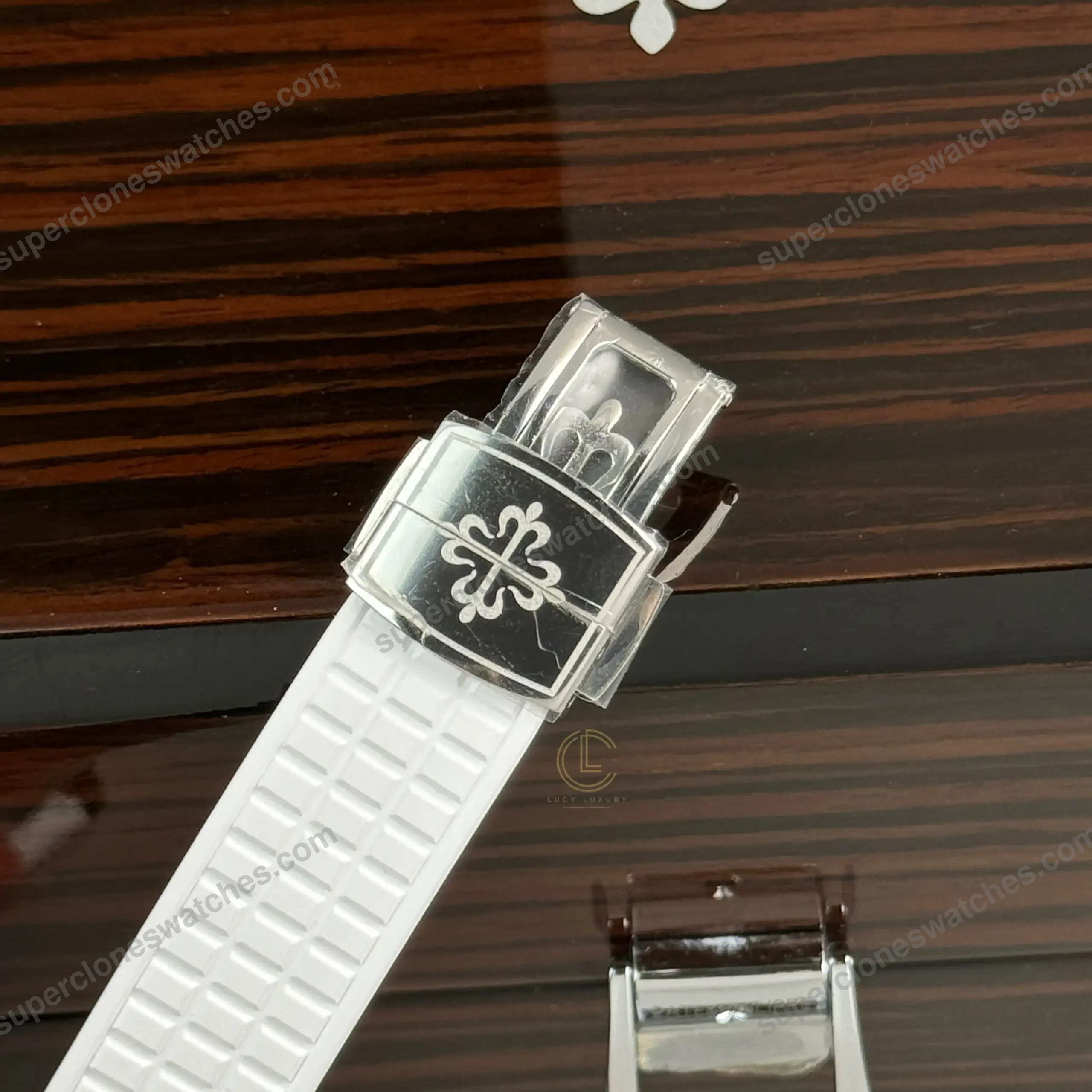 Super-Clone-Patek-Philippe-Aquanaut-5067A-025-35.6mm-White-Dial-Diamond-Bezel-Mo-4