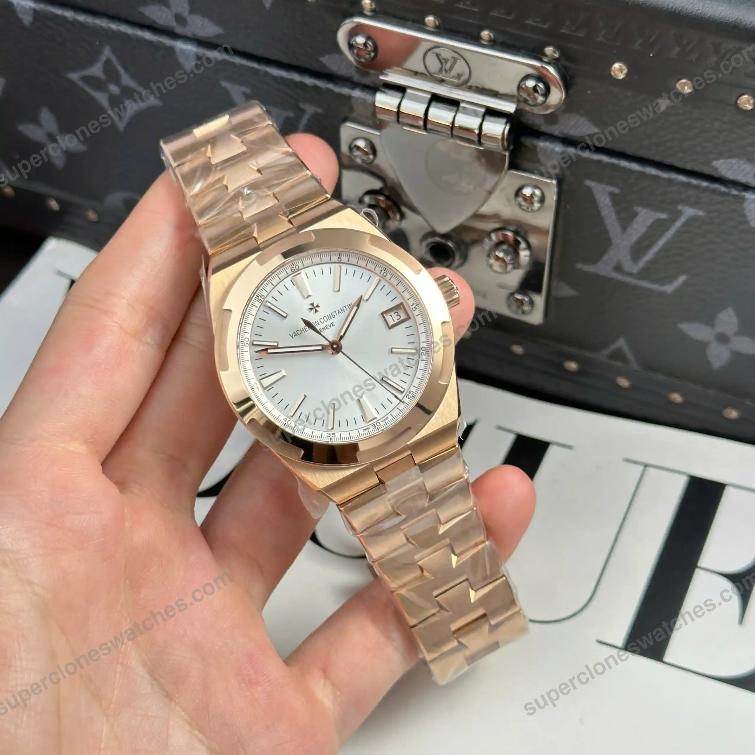 Super-Clone-Vacheron-Constantin-Overseas-4500V000R-B127-41mm-5