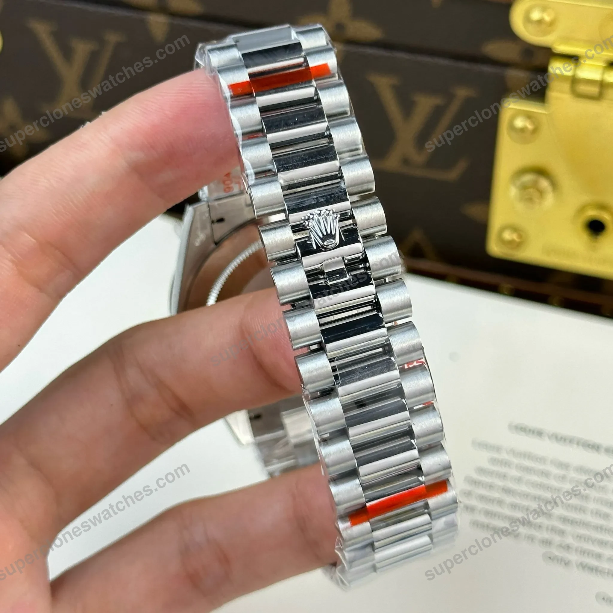 Super-Clone-Rolex-Day-Date-White-Dial-228239-0046-40-mm-5