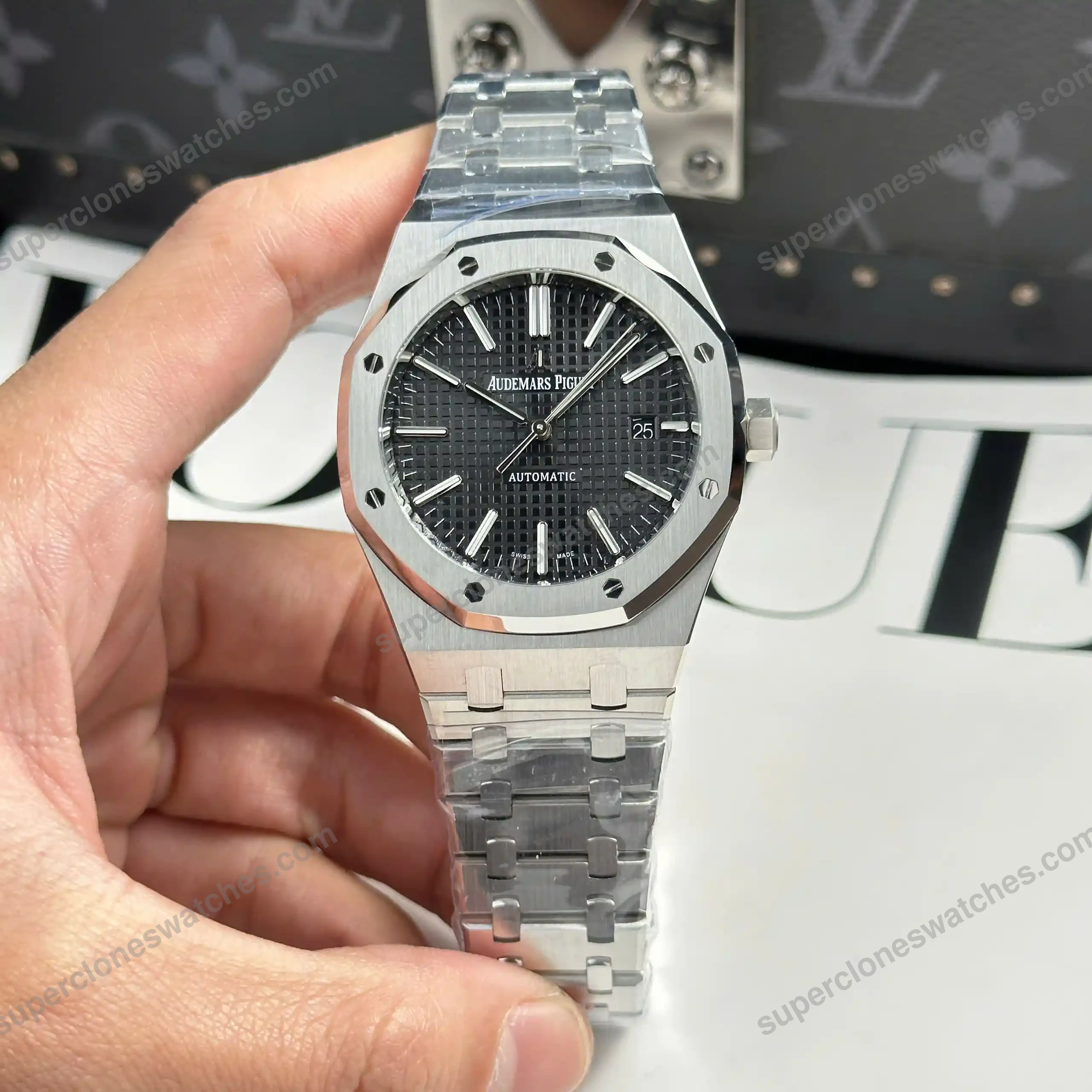 Super-Clone-Audemars-Piguet-Royal-Oak-Selfwinding-15400ST.OO_.1220ST.01.A-41mm-2