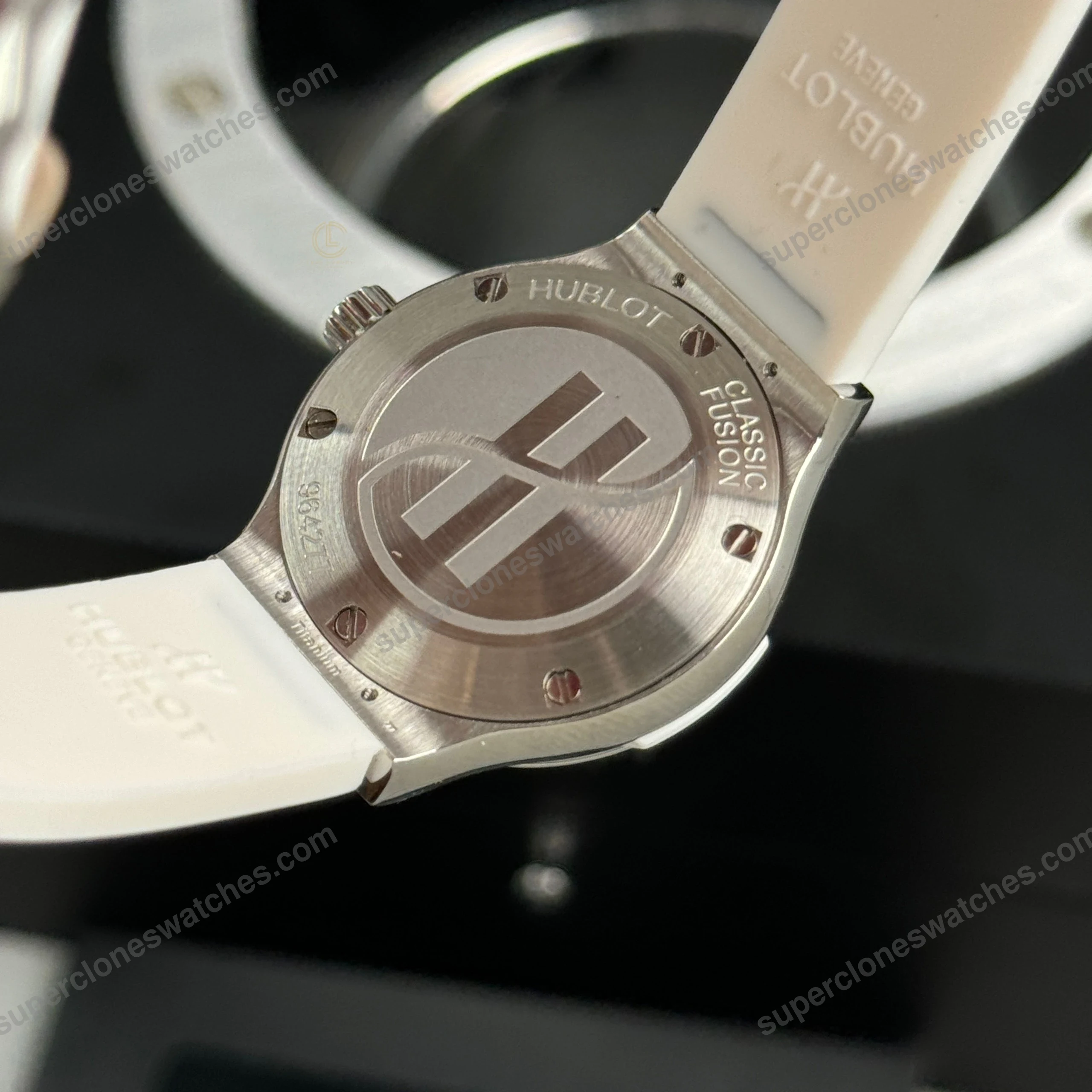 Super-Clone-Hublot-Classic-Fusion-Diamonds-Moissanite-Pave-33mm-White-Dial-–-H-5
