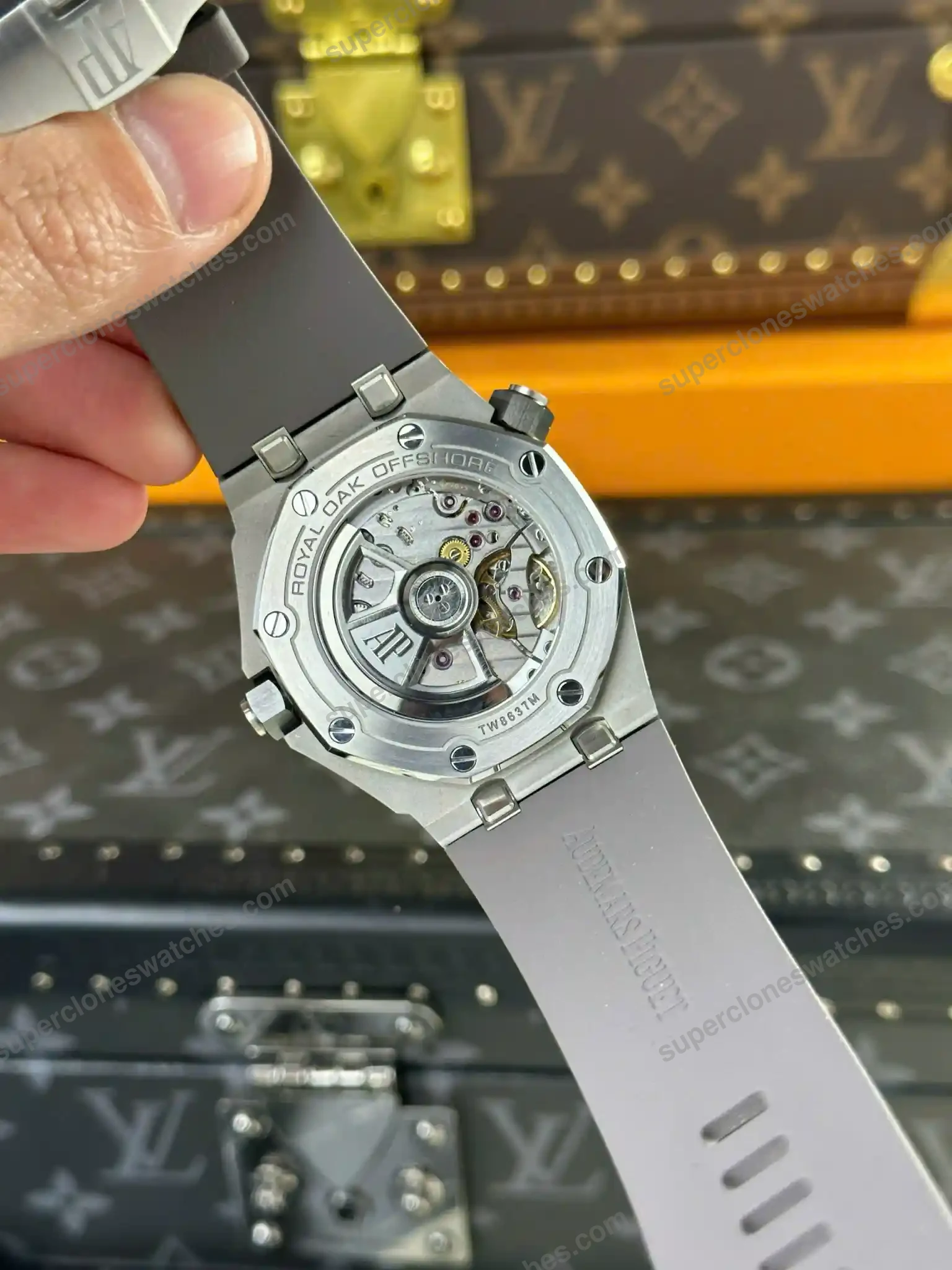 Super-Clone-Audemars-Piguet-Royal-Oak-Offshore-Diver-15720ST-42mm-Grey-Dial-82-7